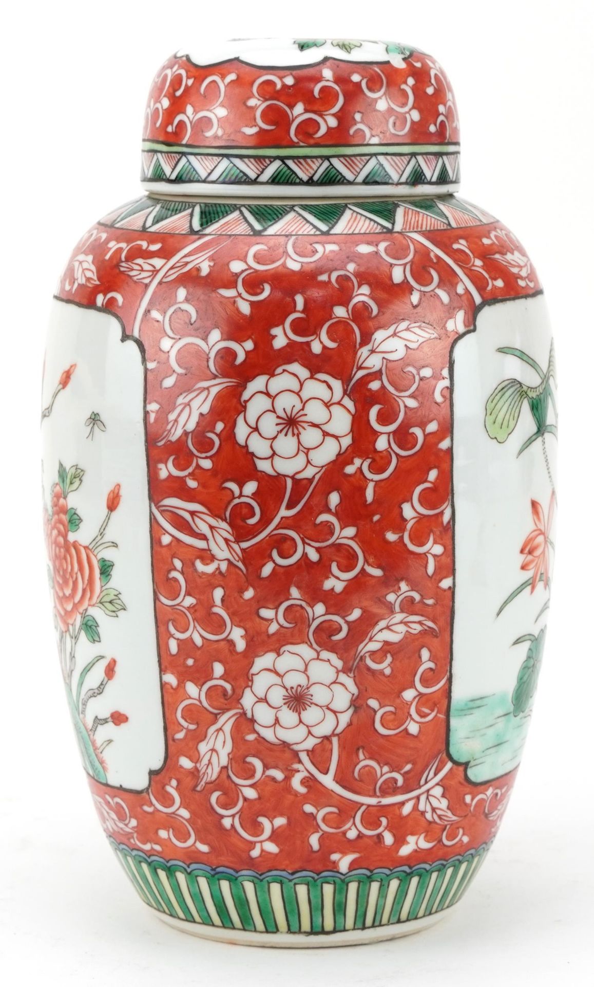 Chinese porcelain iron red ground ginger jar with cover hand painted in the famille verte palette - Bild 4 aus 6