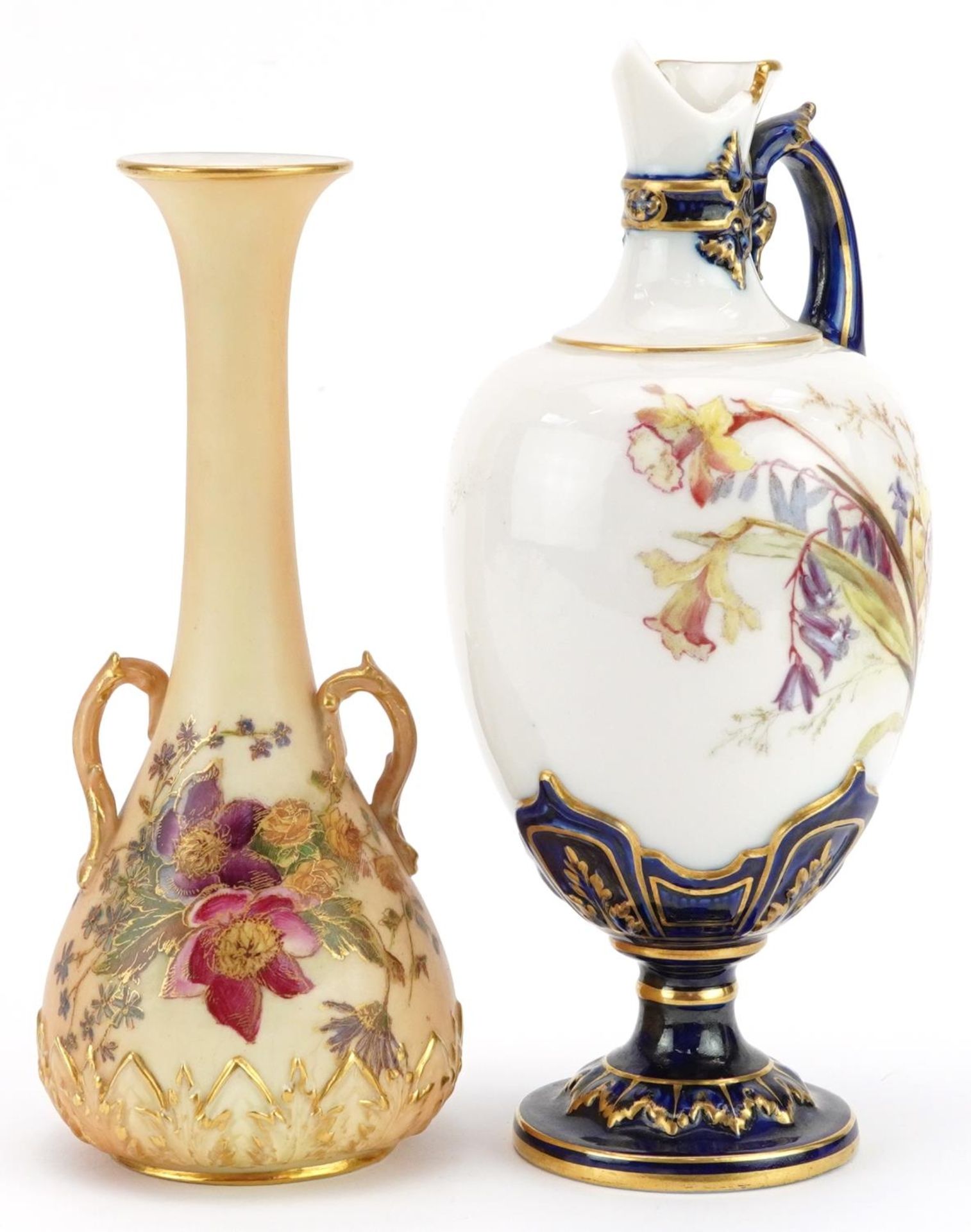 Victorian Royal Worcester blush ivory vase with twin handles decorated with flowers and a ewer, - Bild 2 aus 5