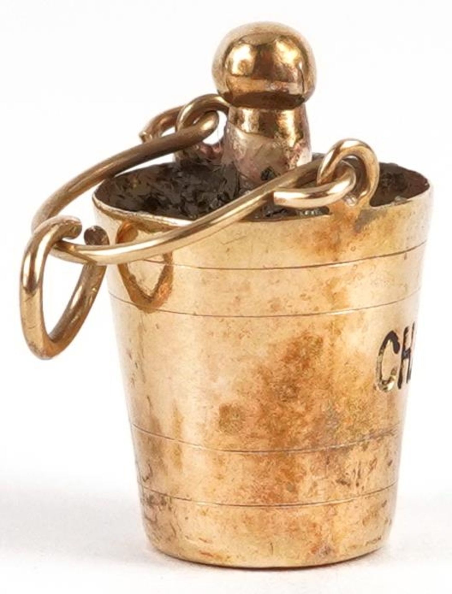 9ct gold Champagne with ice bucket charm, 2.1cm high, 1.4g : For further information on this lot - Image 2 of 3