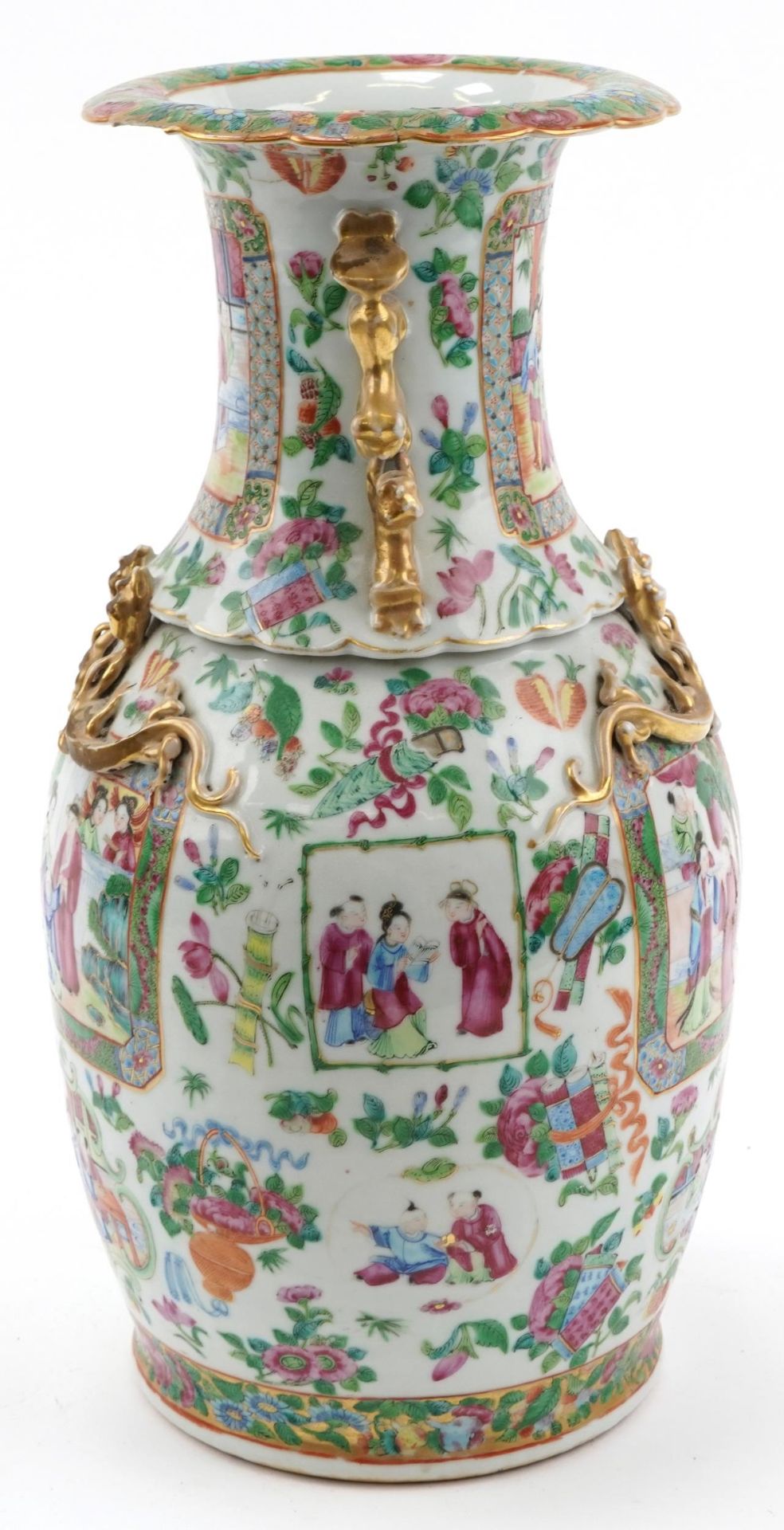 Large Chinese Canton porcelain vase with animalia handles hand painted in the famille rose palette - Bild 4 aus 6