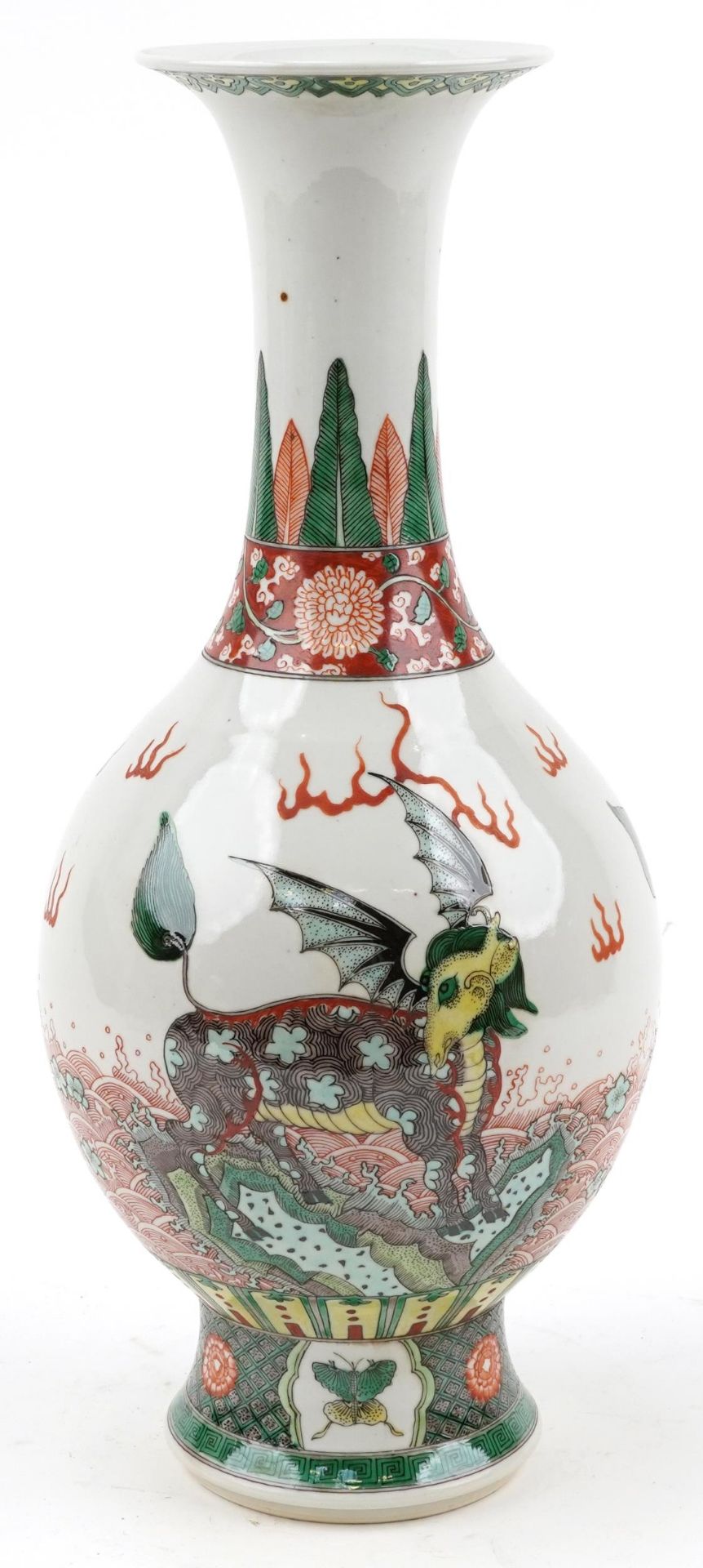 Large Chinese porcelain vase hand painted in the famille verte palette with mythical animals amongst - Bild 4 aus 6