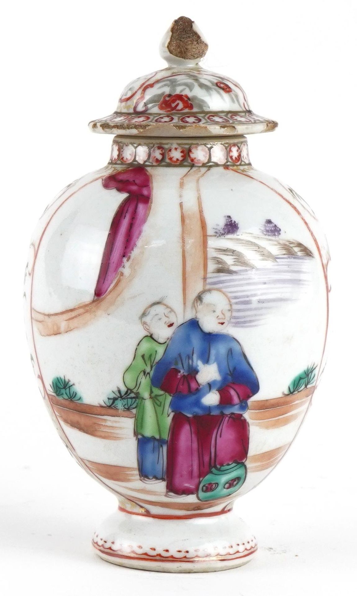 Chinese porcelain lidded tea caddy hand painted in the famille rose palette with figures, 12.5cm - Bild 3 aus 6