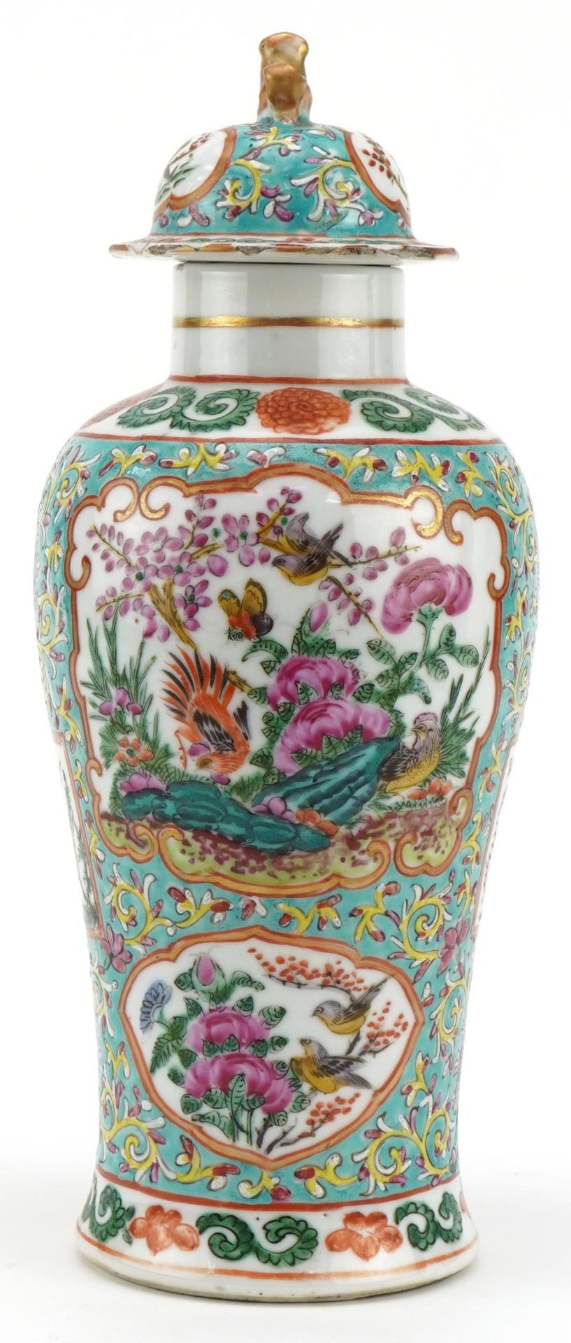 Chinese porcelain turquoise and baluster vase and cover hand painted in the famille rose palette - Bild 3 aus 6