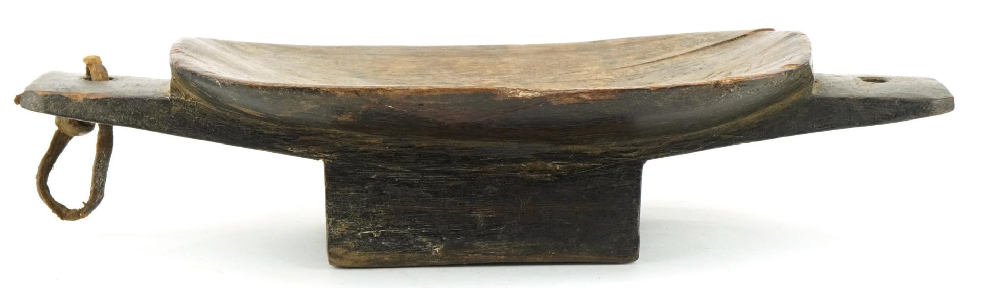 Tribal interest African Zulu Ugqoko wooden meat tray, 37cm wide x 7cm high : For further information - Image 3 of 4