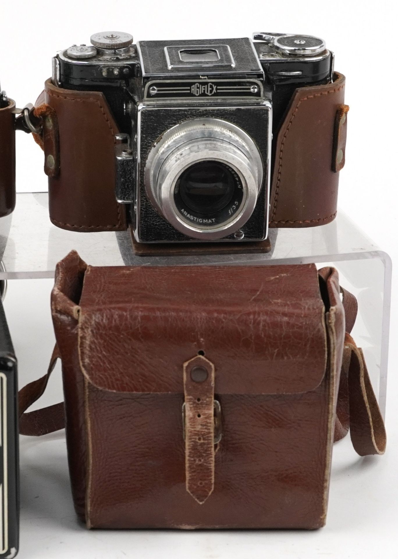 Five vintage cameras with cases including Agiflex, Voigtlander, Balda and Kodak : For further - Bild 3 aus 3