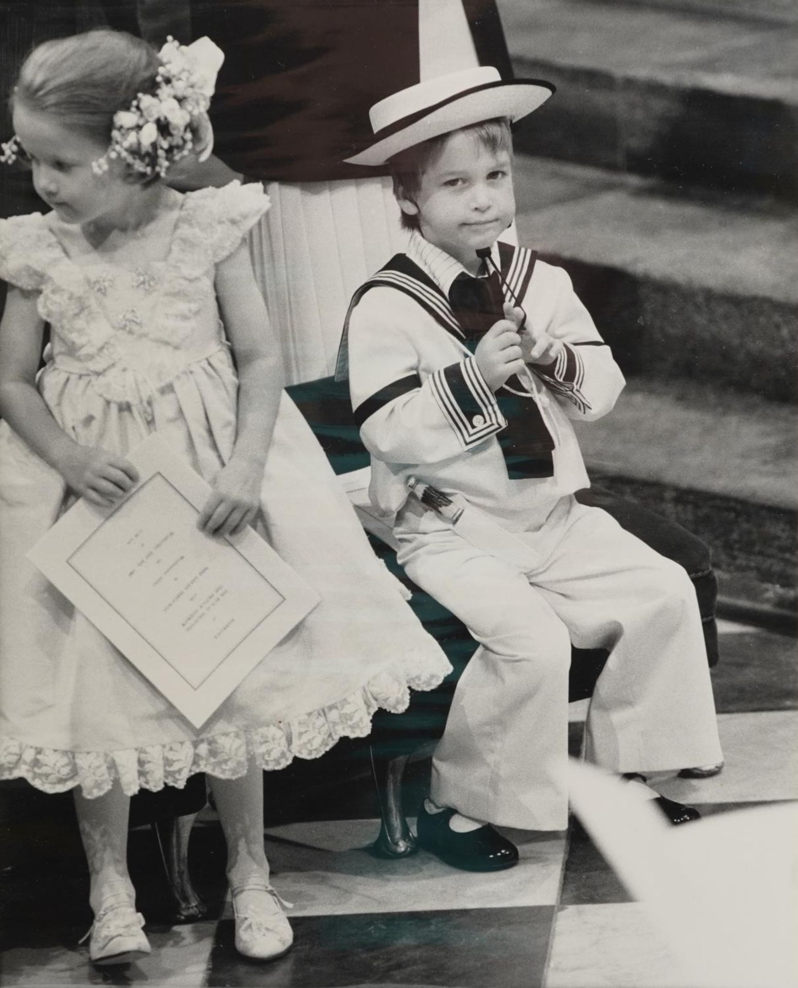 Royal interest black and white photographs of Prince William and his cousin Laura Fellowes taken - Bild 3 aus 8