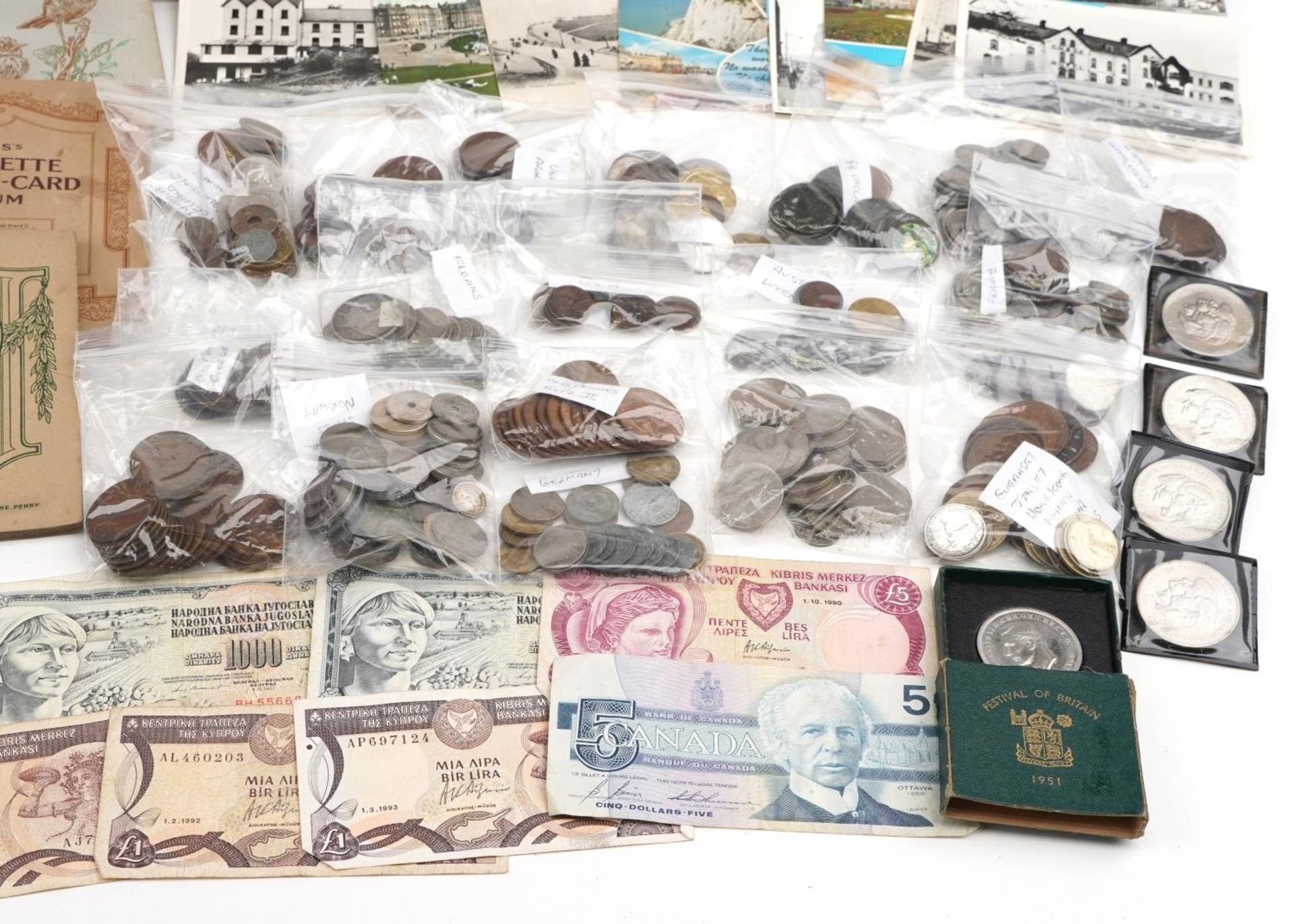 Large collection of coins and ephemera including cigarette cards, canvas backed Ordnance Survey maps - Bild 9 aus 13