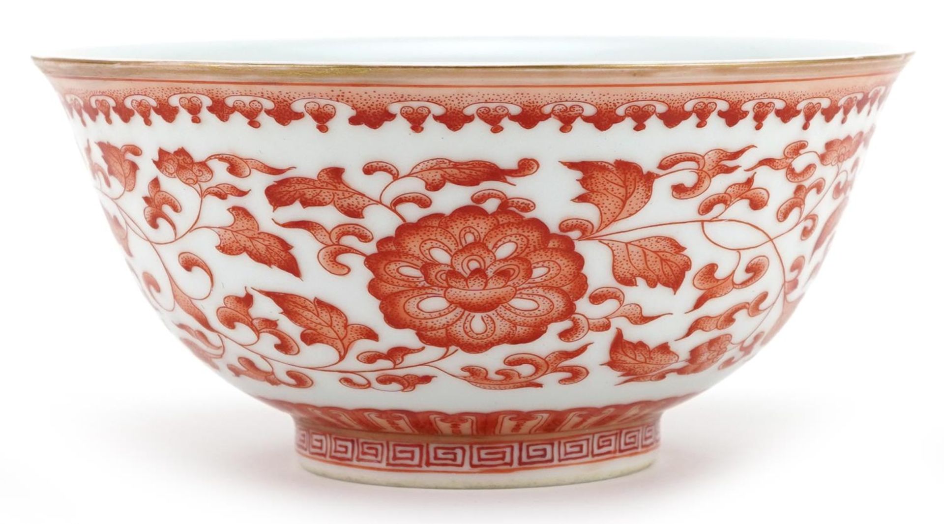 Chinese porcelain bowl finely hand painted in iron red with flower heads amongst scrolling foliage - Bild 3 aus 7