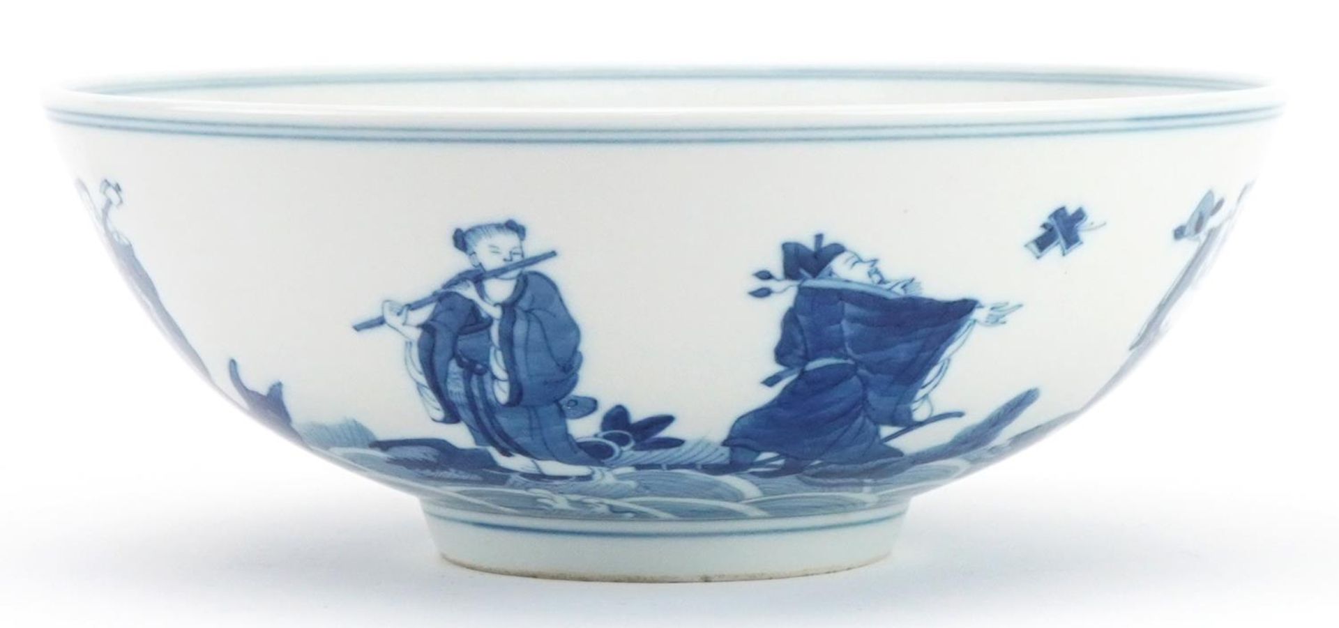 Chinese porcelain footed bowl hand painted with immortals above crashing waves, six figure character - Bild 4 aus 7