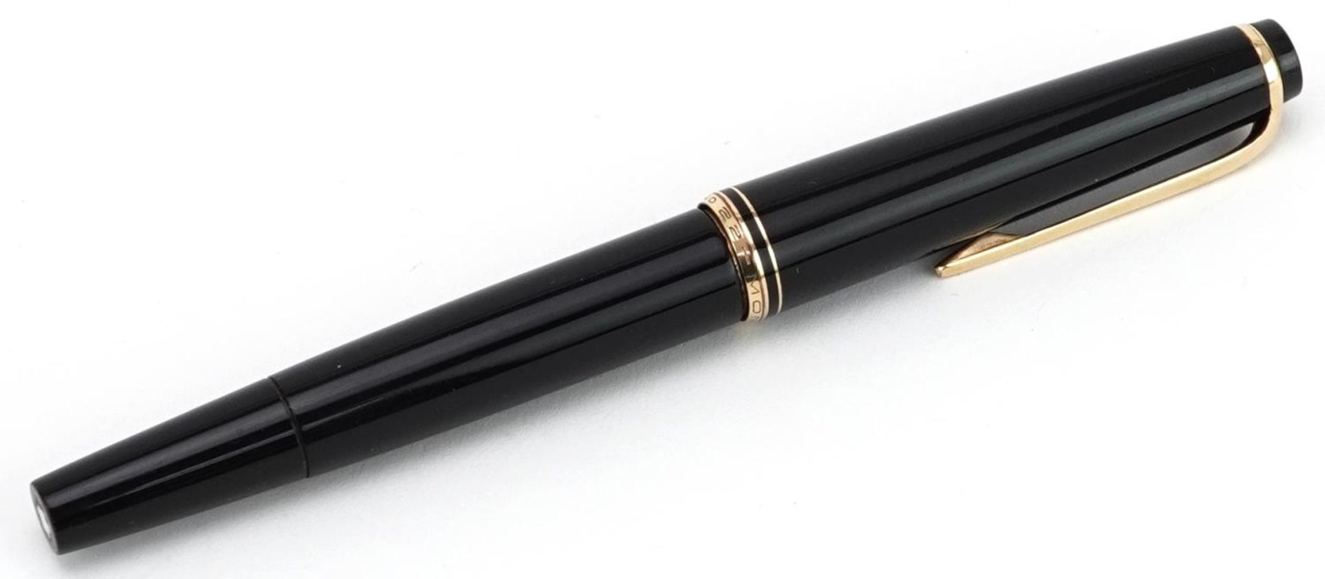 Vintage Montblanc no 22 fountain pen : For further information on this lot please visit