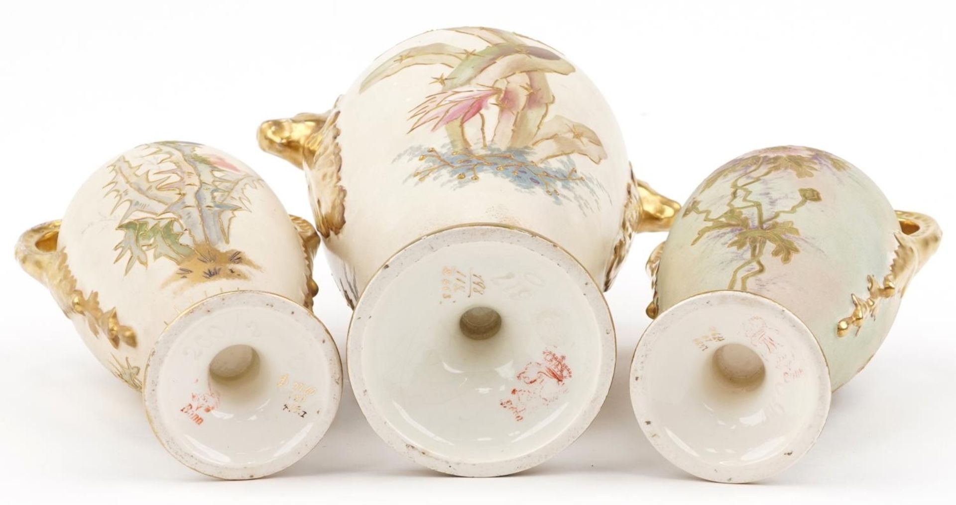 Royal Bonn, garniture of three blush ivory vases and covers with handles, each decorated with - Bild 3 aus 4