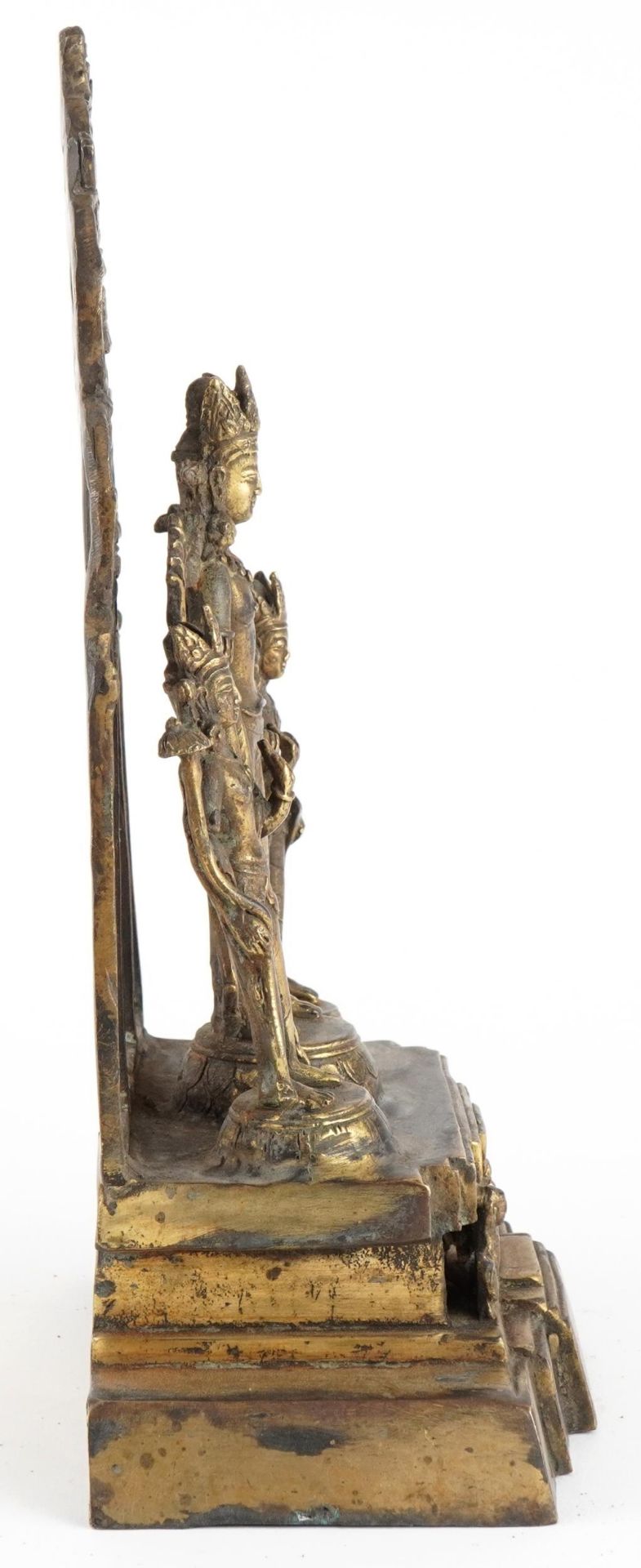 Chino Tibetan gilt bronze figure group of three deities, 28cm high : For further information on this - Bild 2 aus 7