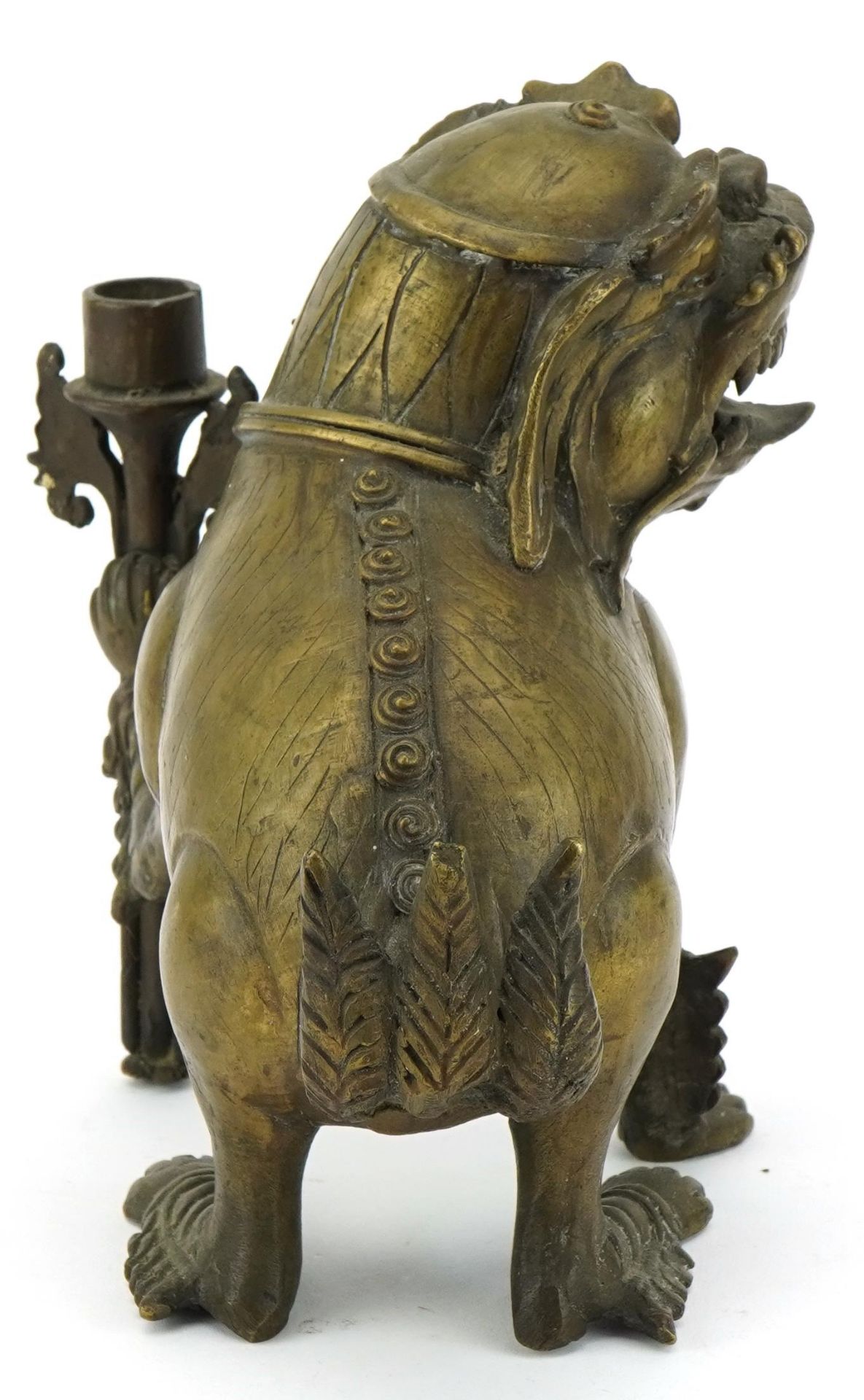 Chinese patinated bronze incense burner in the form of a mythical animal, 18cm high : For further - Bild 4 aus 6