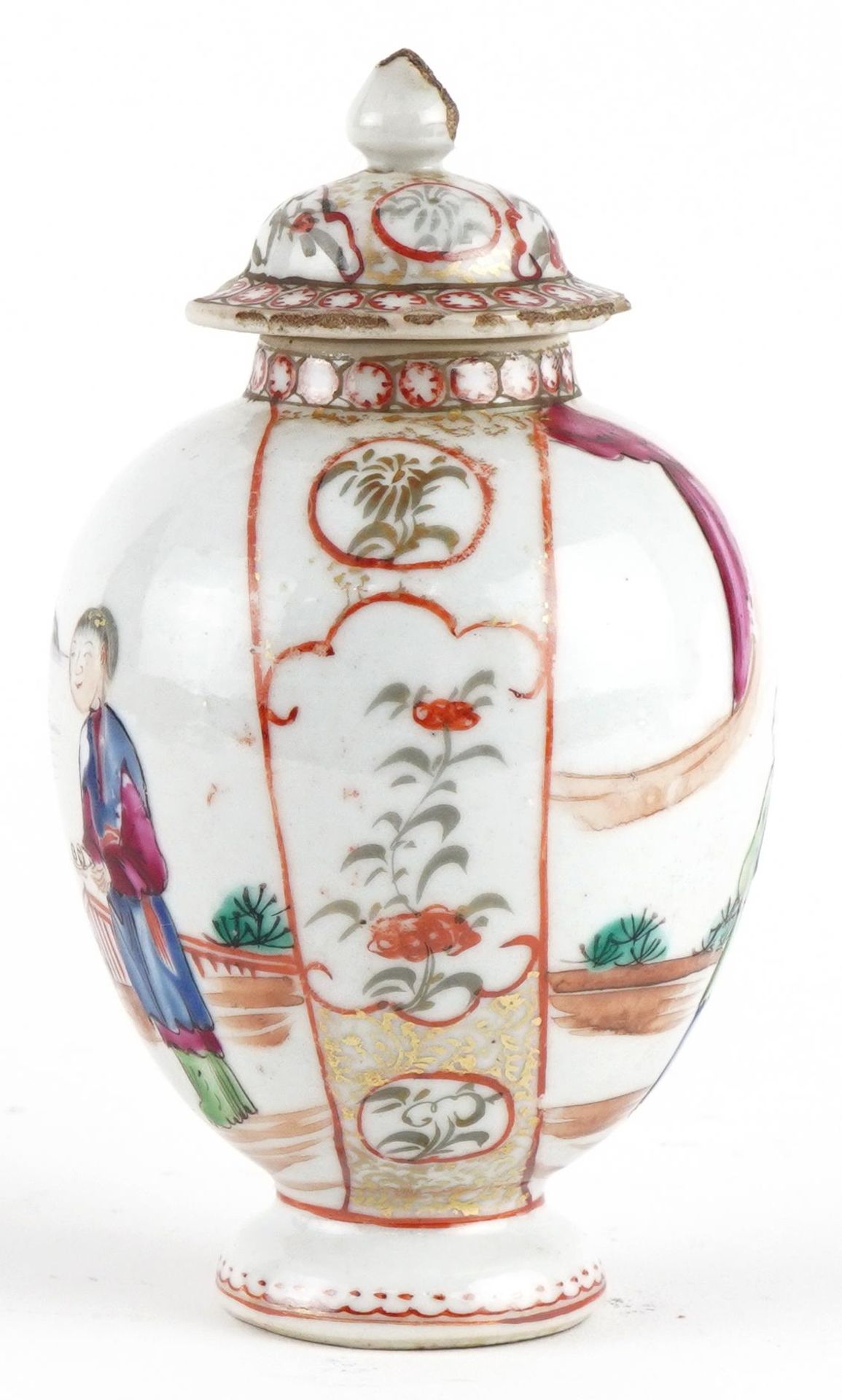 Chinese porcelain lidded tea caddy hand painted in the famille rose palette with figures, 12.5cm - Bild 2 aus 6