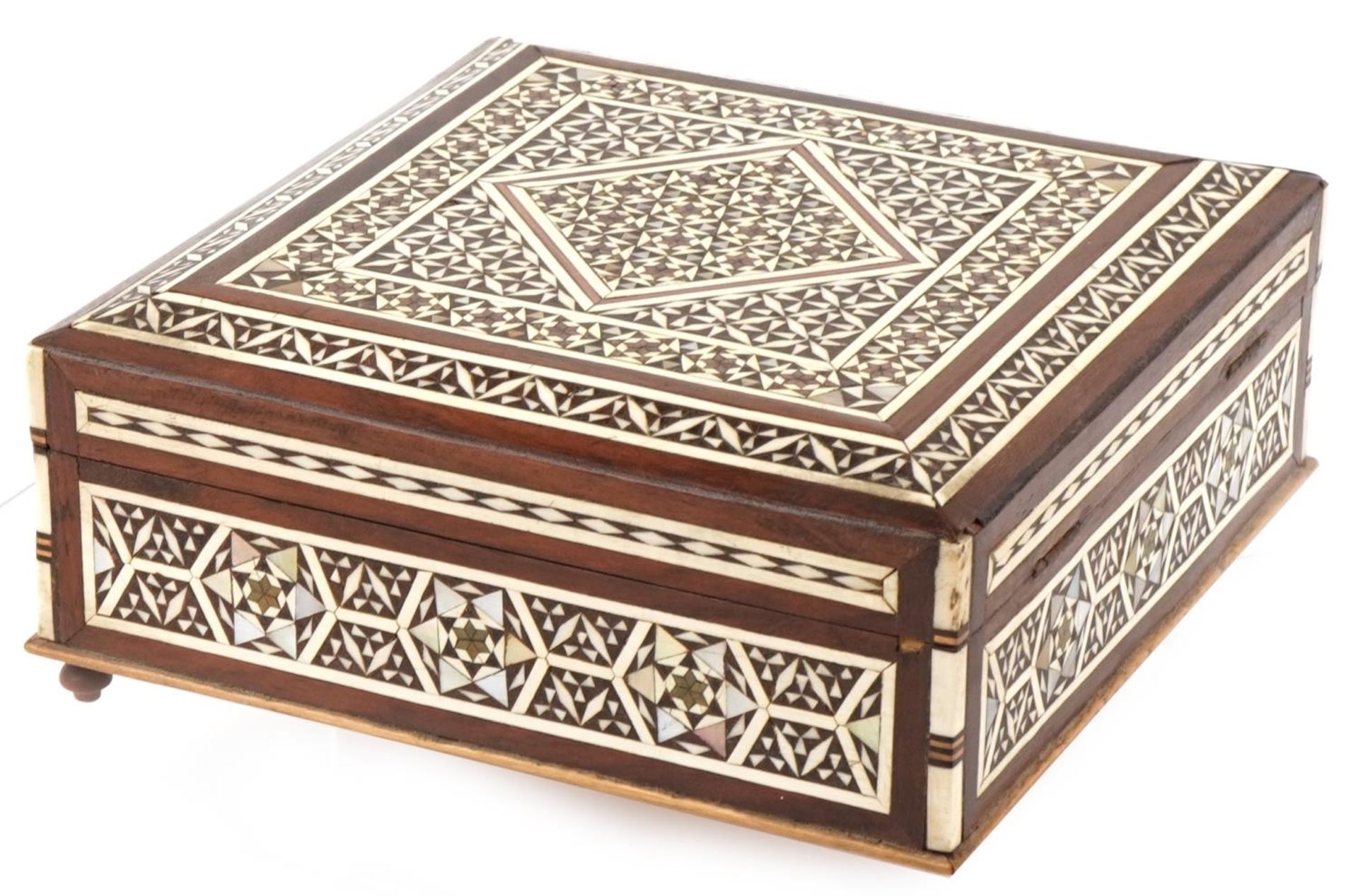 Moorish style Vizagapatam design musical jewellery box with bone and mother of pearl inlay, 8.5cm - Image 5 of 6