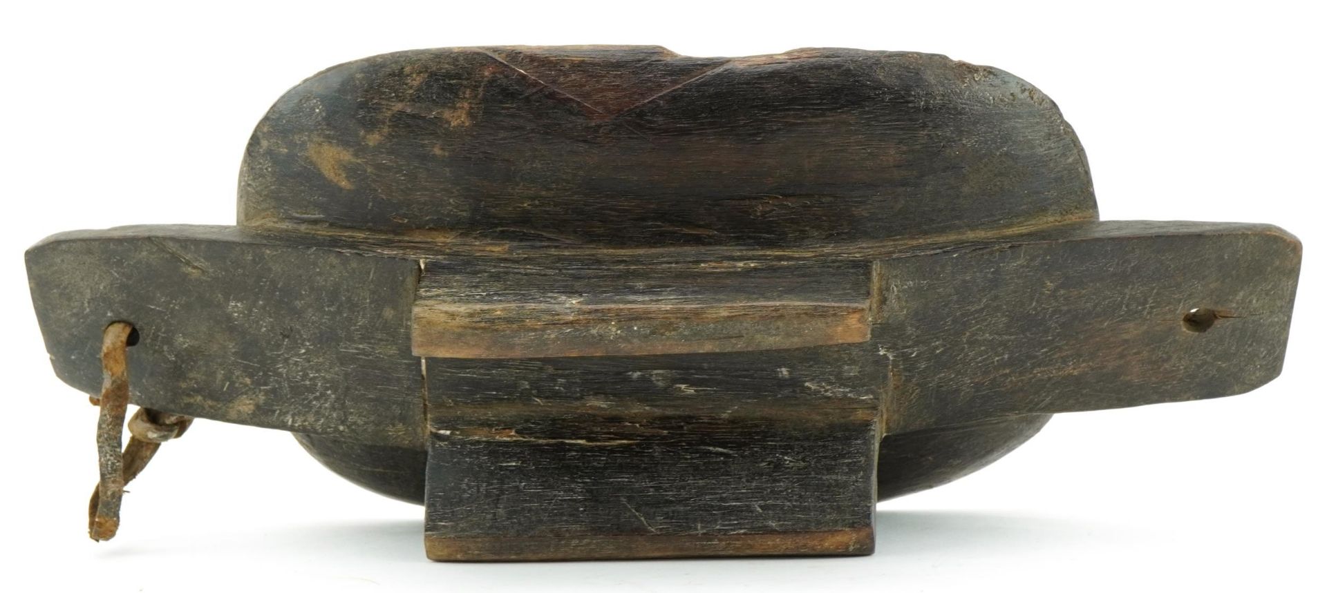 Tribal interest African Zulu Ugqoko wooden meat tray, 37cm wide x 7cm high : For further information - Image 4 of 4