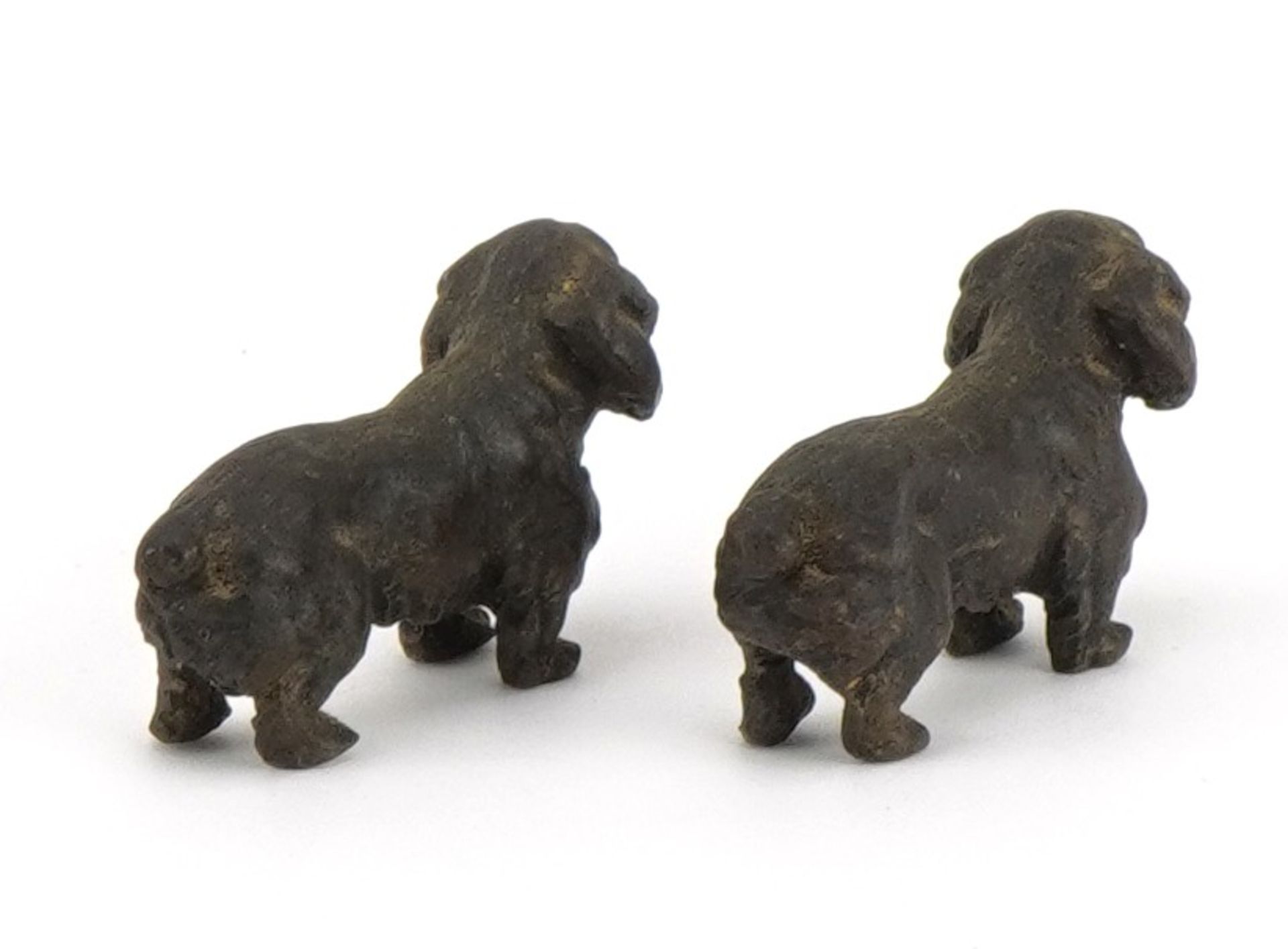 Pair of miniature patinated bronze Spaniels, each 3.5cm in length : For further information on - Bild 2 aus 3