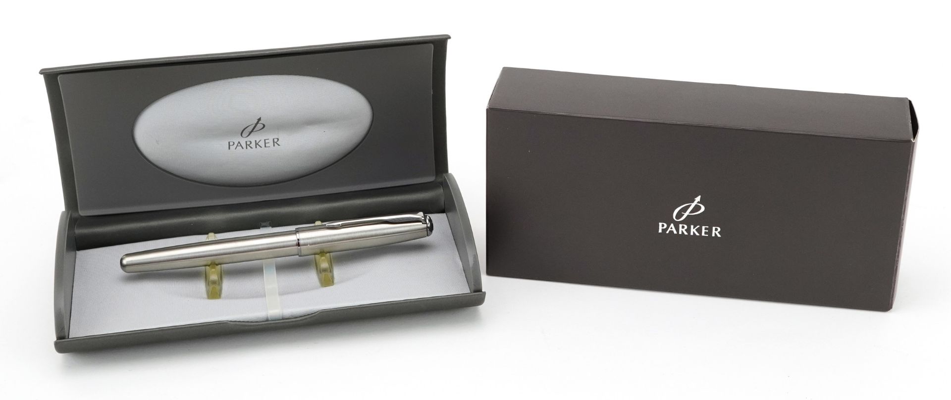 Parker Sonnet fountain pen with fitted case and box : For further information on this lot please