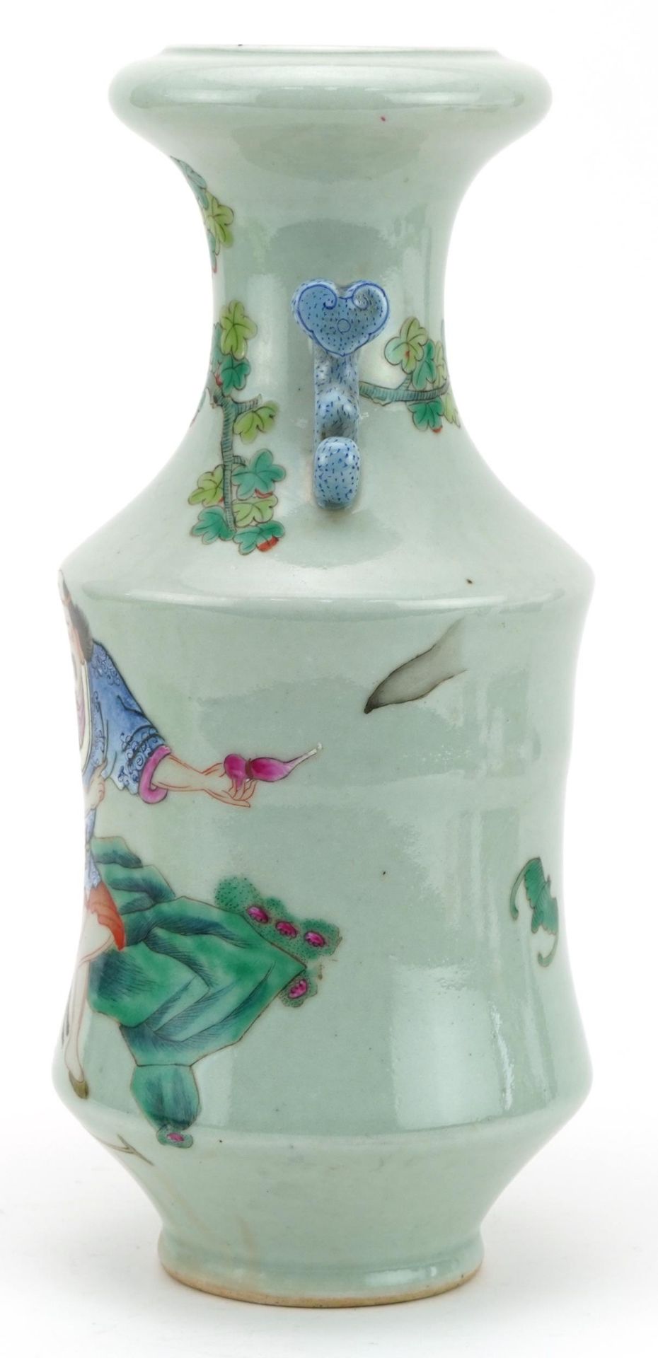Chinese Canton celadon glazed vase with ruyi handles hand painted in the famille rose palette with - Bild 2 aus 6