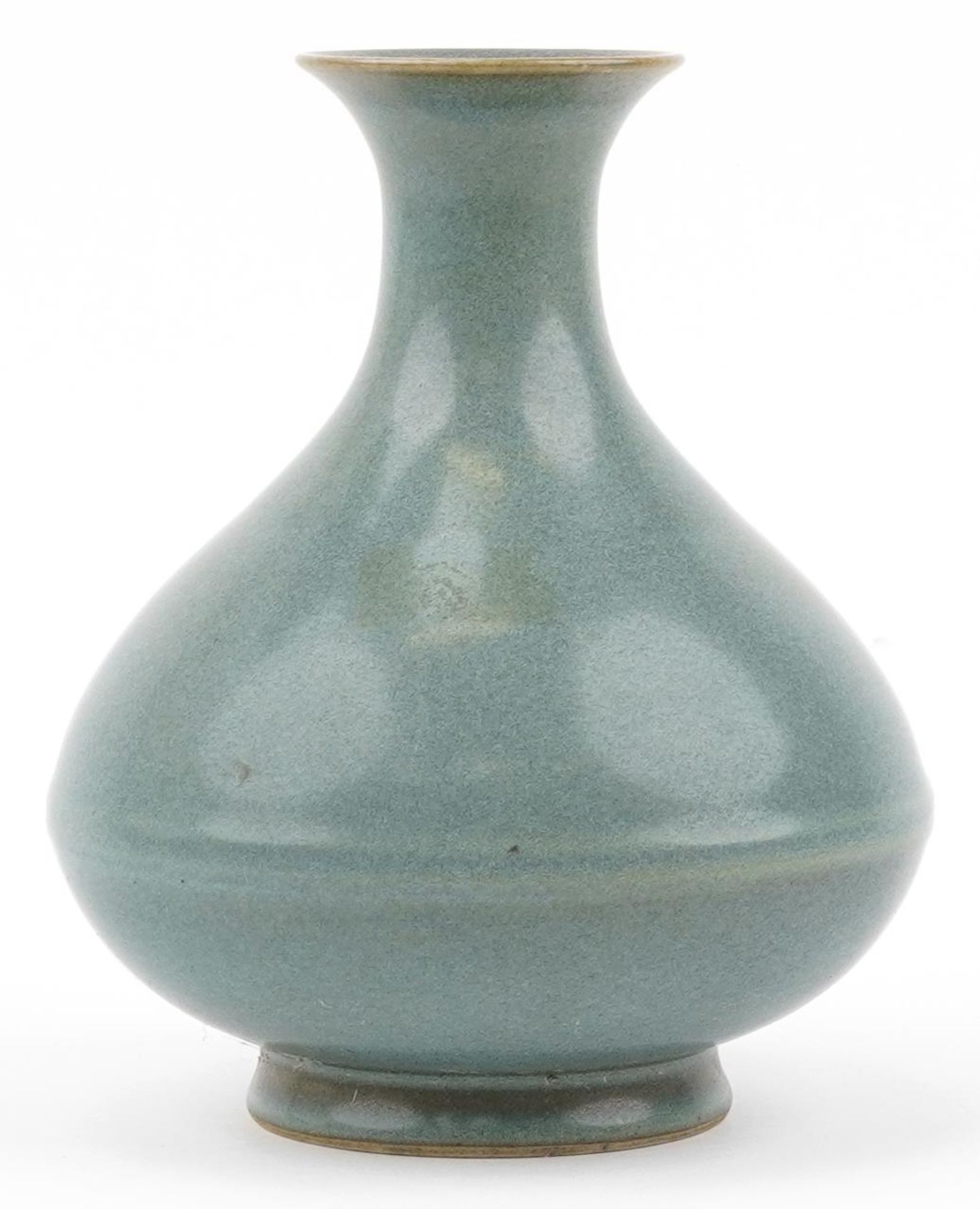 Chinese porcelain vase having a duck's egg type glaze, 21cm high : For further information on this - Bild 2 aus 6
