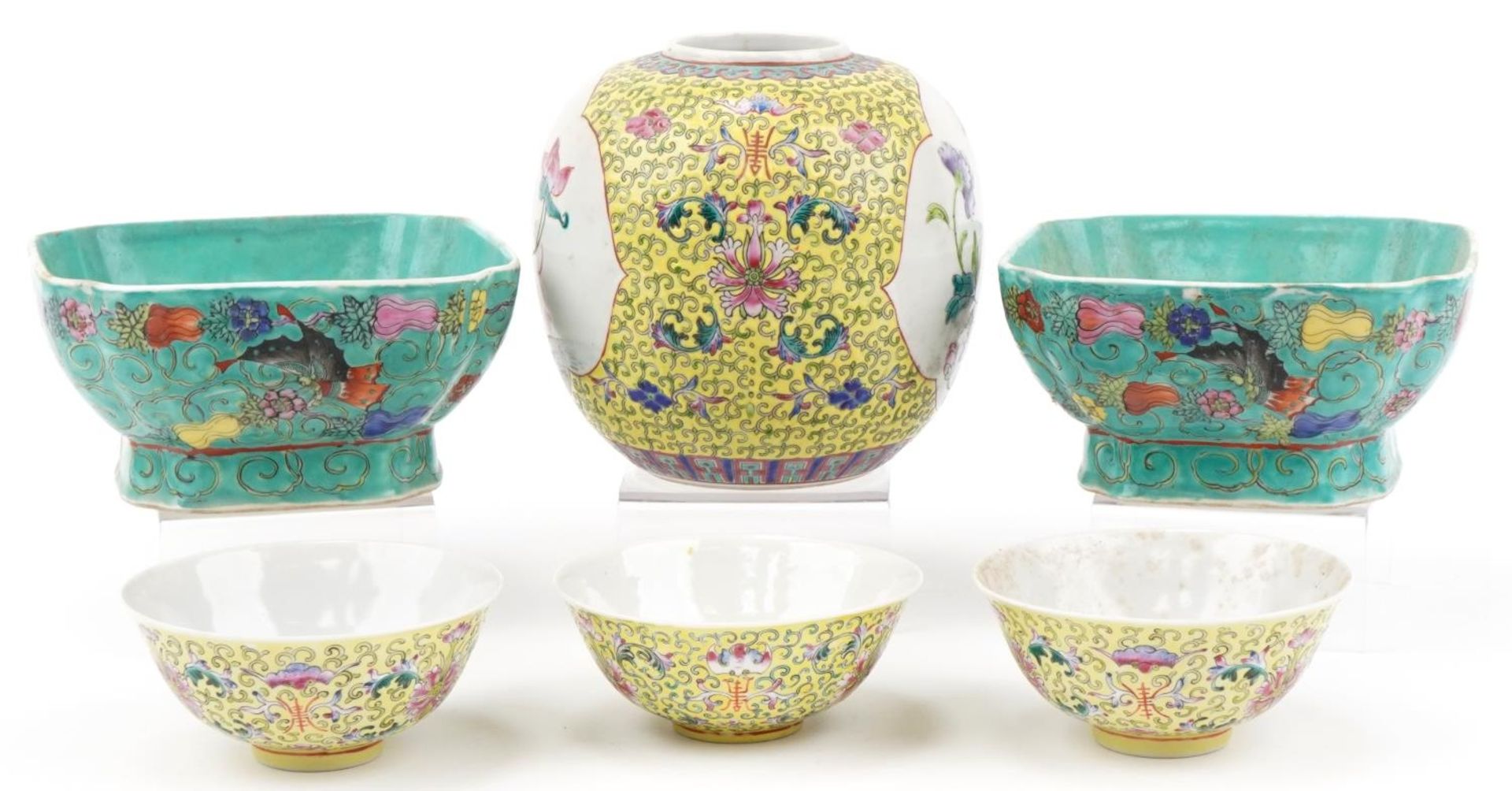 Chinese porcelain including a pair of turquoise ground footed bowls hand painted with butterflies - Bild 2 aus 8