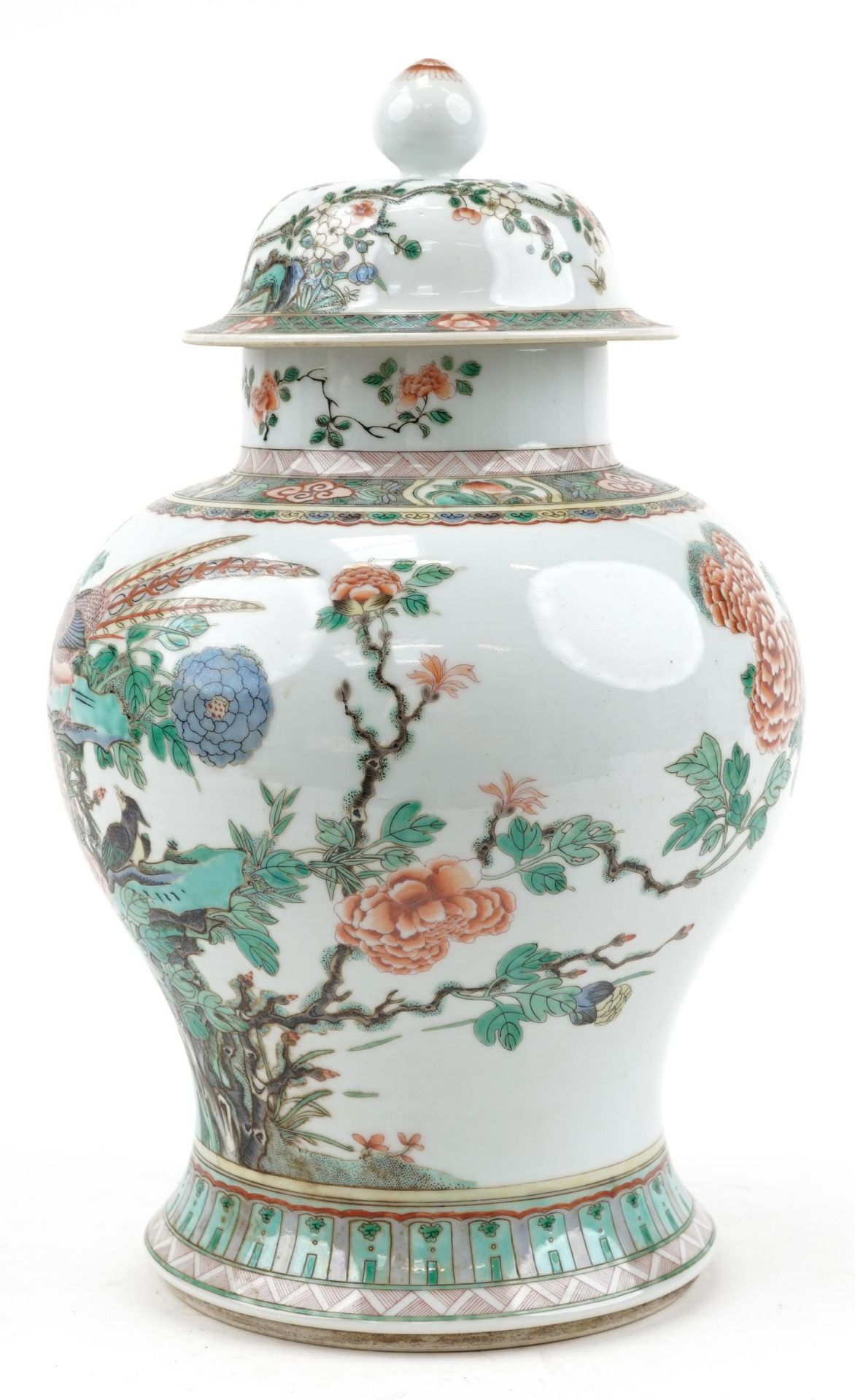 Chinese porcelain baluster vase and cover hand painted in the famille rose palette with birds of - Bild 2 aus 6