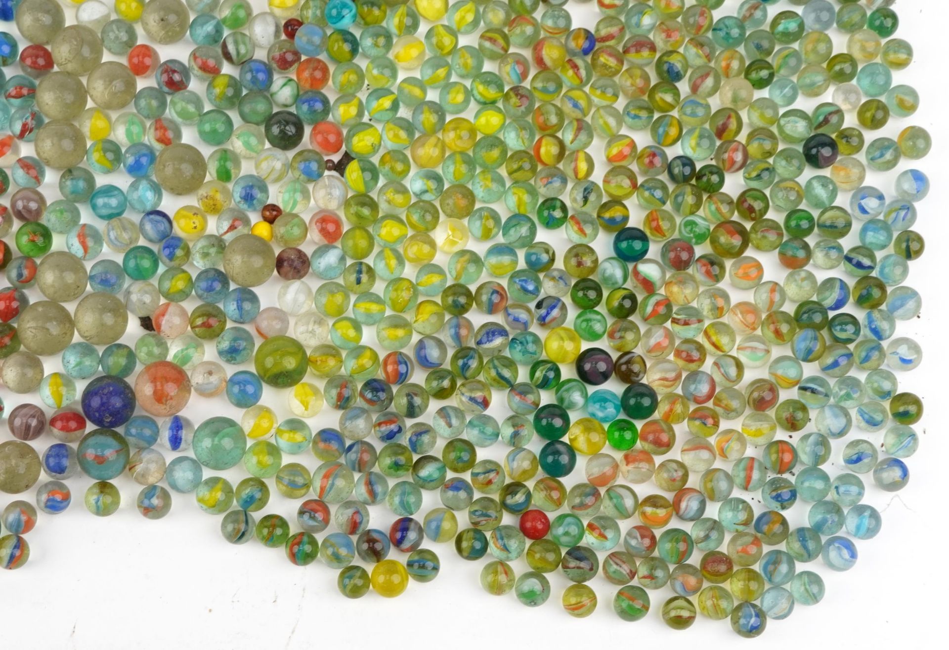 Large collection of antique and later glass marbles, the largest approximately 2.5cm in diameter : - Image 5 of 5