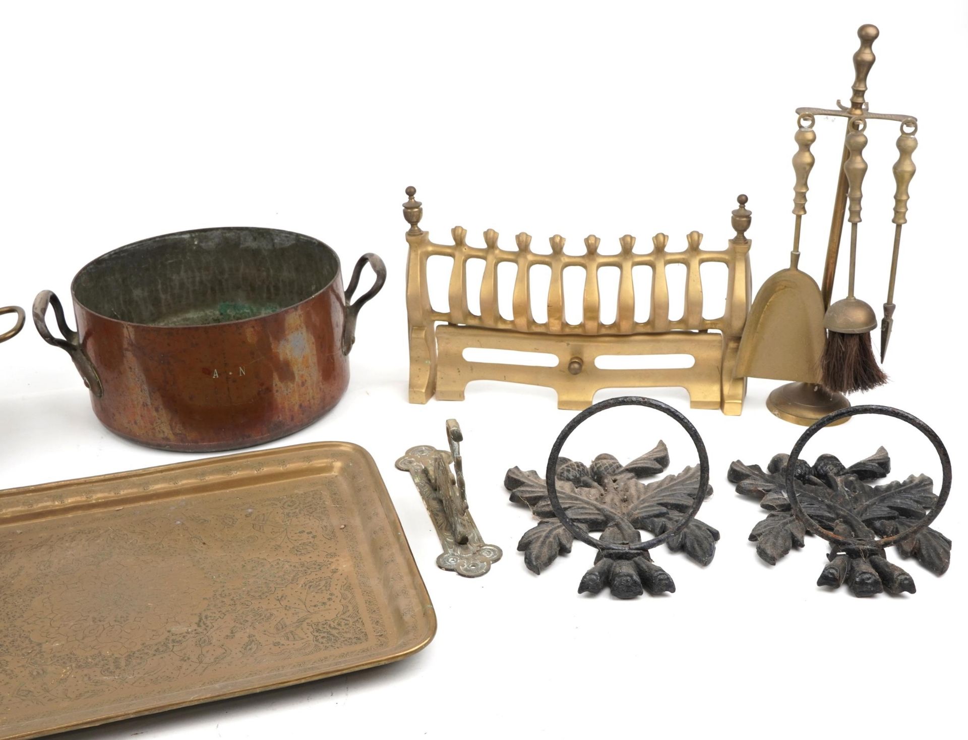 Antique and later metalware including copper preserve pans, Victorian cast iron wall pockets and - Bild 3 aus 4