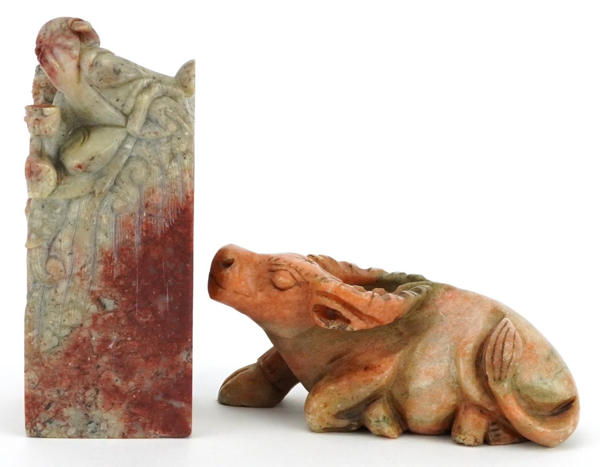 Chinese soapstone carvings including a large square seal carved with two elders, the largest 15cm - Bild 3 aus 7