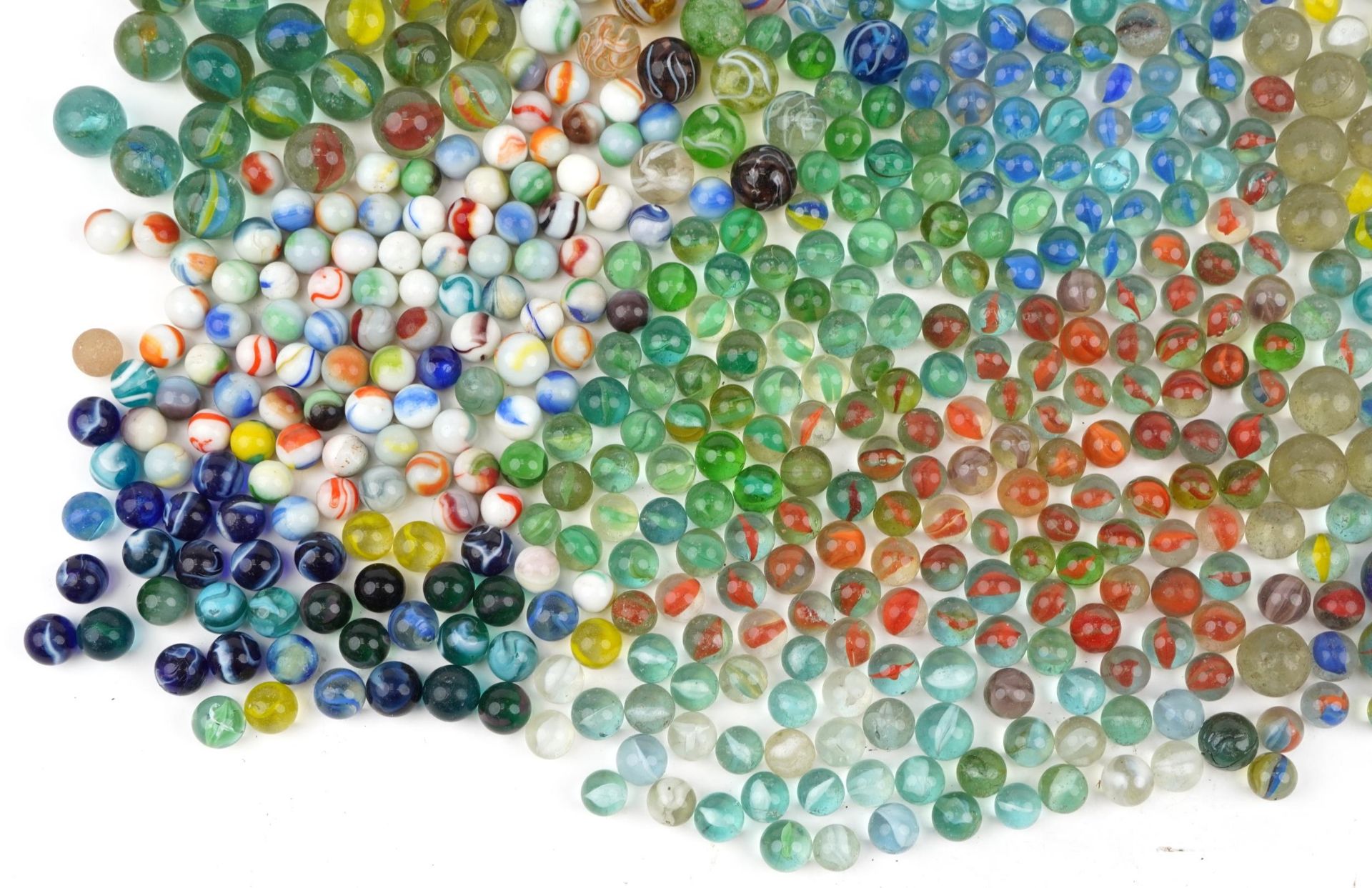 Large collection of antique and later glass marbles, the largest approximately 2.5cm in diameter : - Image 4 of 5