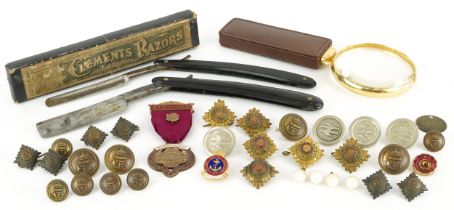 Sundry items including military buttons and cutthroat razor : For further information on this lot