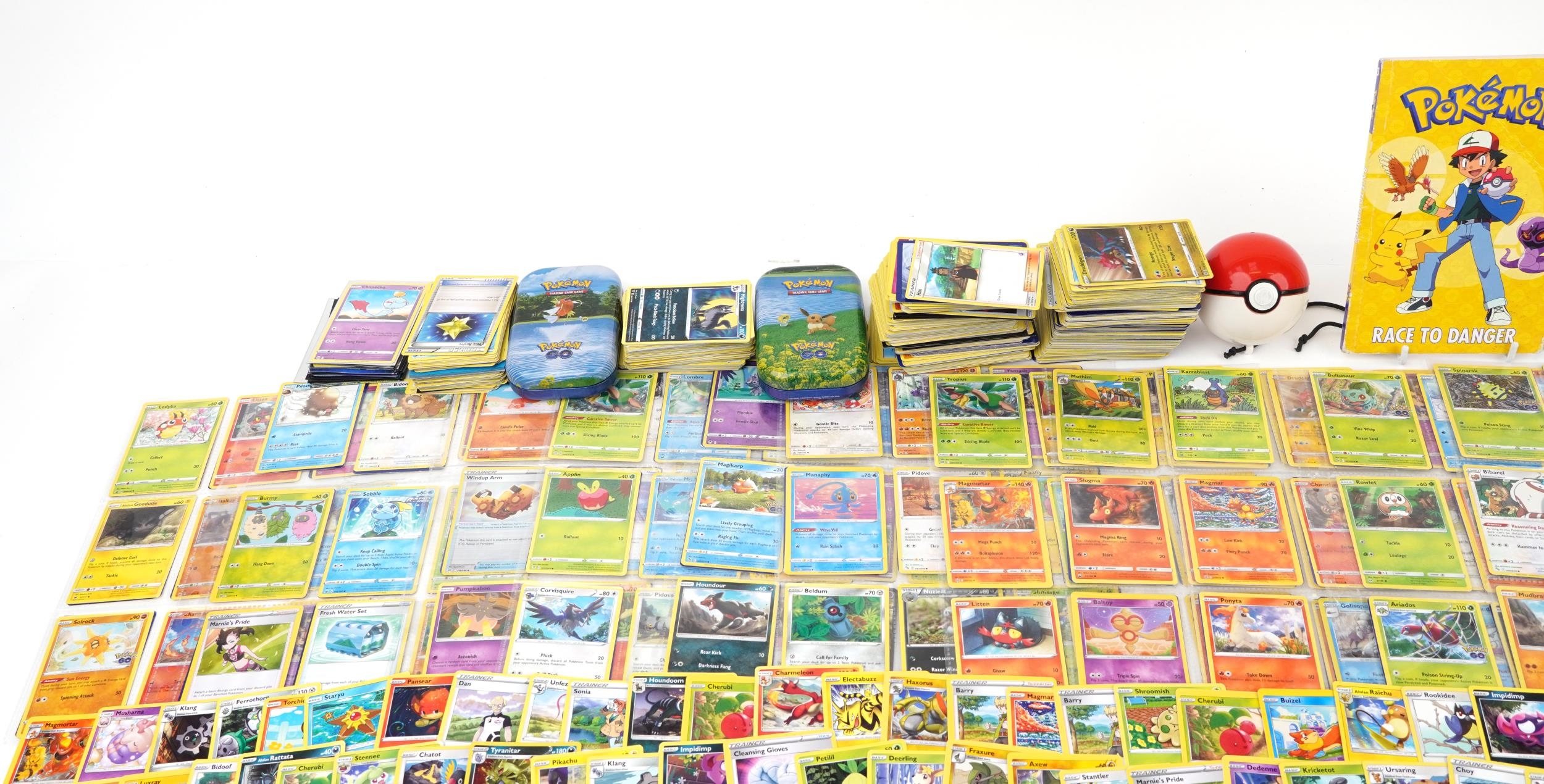 Large collection of Pokemon trade cards and collector's tins : For further information on this lot - Image 2 of 10