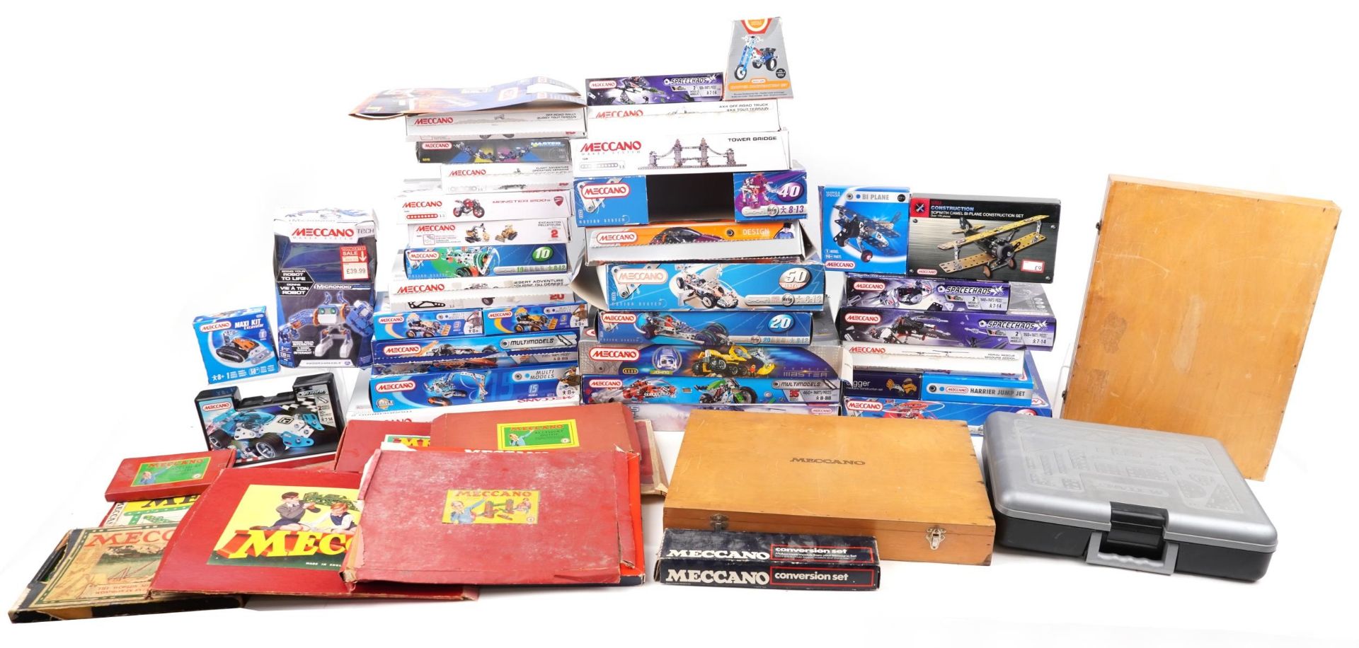 Large collection of vintage and later Meccano boxes : For further information on this lot please