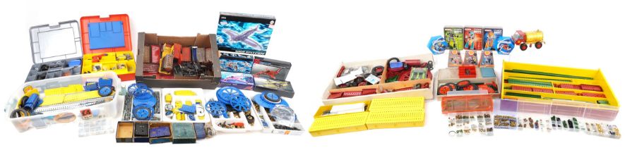 Large collection of vintage and later Meccano : For further information on this lot please visit