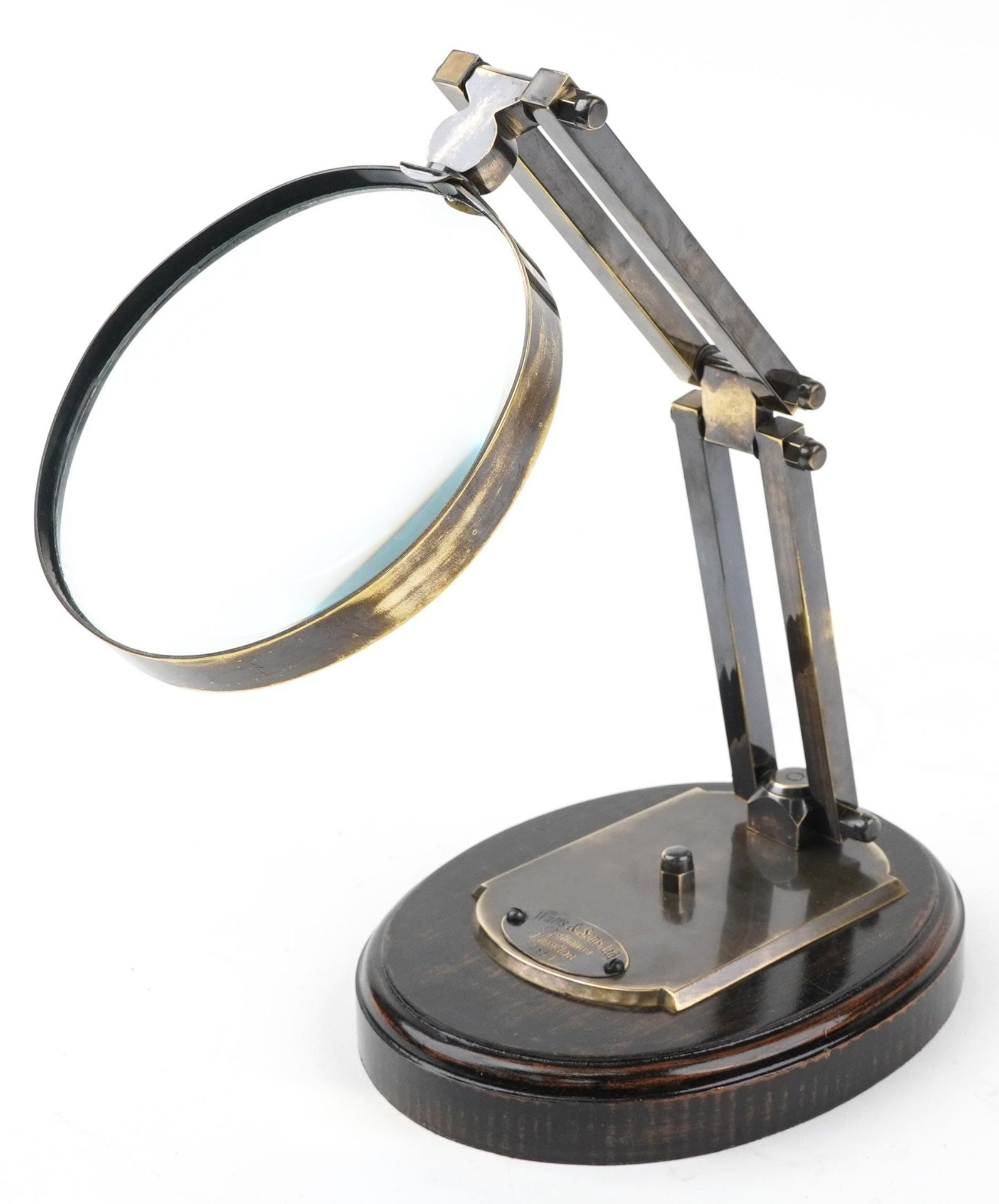 Adjustable desk top magnifying glass, 30cm high : For further information on this lot please visit