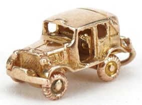 9ct gold classic car charm, 1.9cm in length, 3.4g : For further information on this lot please visit