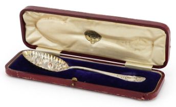 James Dixon & Sons Ltd, Edwardian silver berry spoon housed in a Forsythe & Co Natal fitted case,