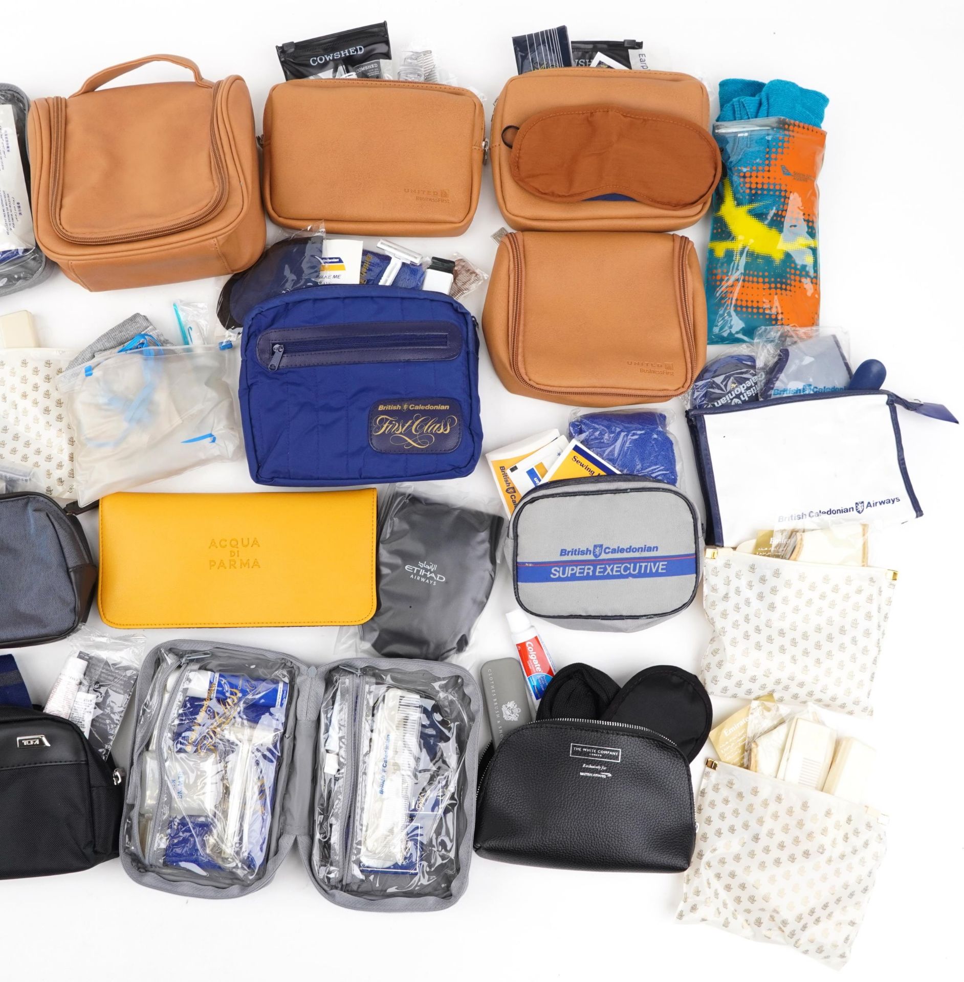 Twenty five aviation interest in-flight travel vanity bags : For further information on this lot - Bild 3 aus 3