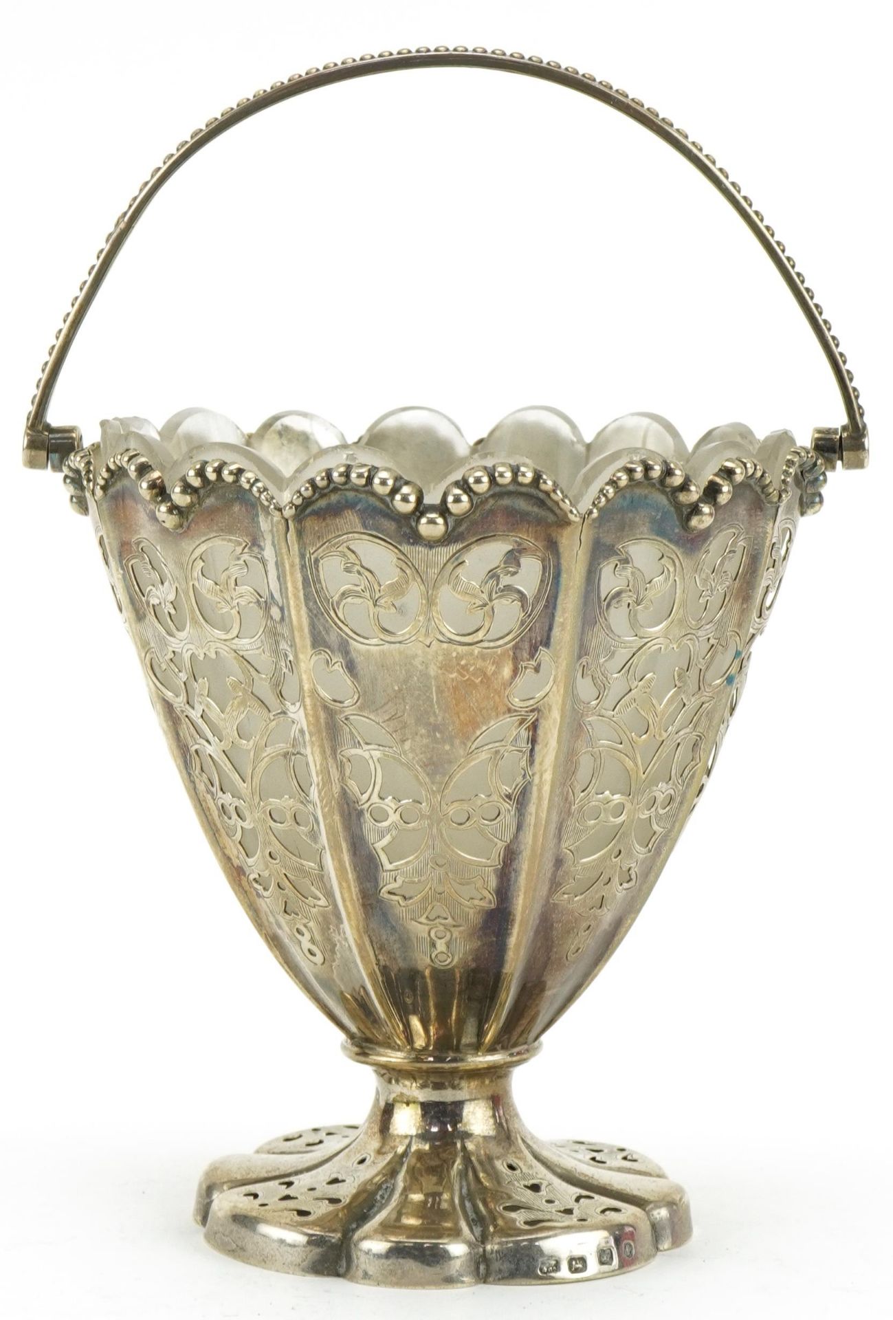 Henry Wilkinson & Co, Victorian silver pedestal basket pierced with foliage, with swing handle and - Bild 2 aus 4