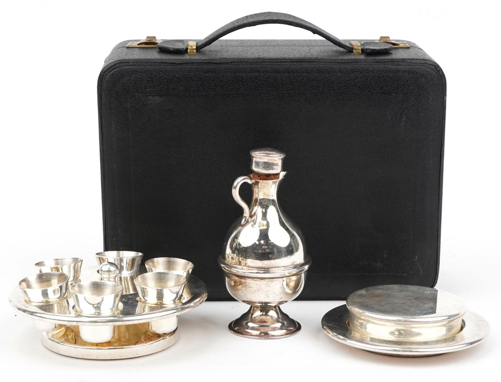 Late 19th/early 20th century silver plated holy communion set housed in a velvet and silk lined - Image 2 of 4