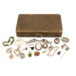 Antique and later jewellery including Victorian aesthetic brooch, Chinese cabochon green stone