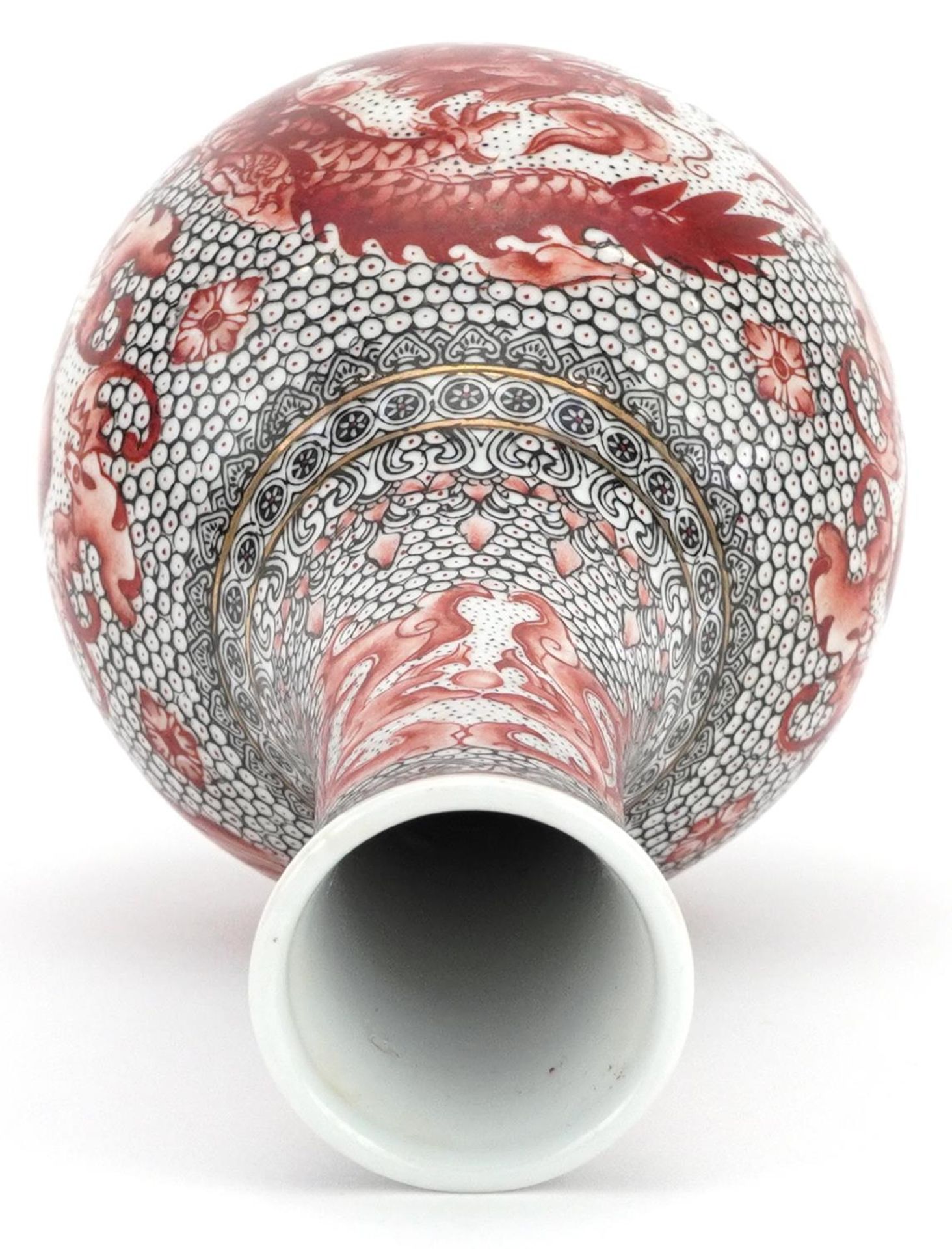 Chinese porcelain vase hand painted in iron red with roundels of a phoenix and dragons, six figure - Image 5 of 7