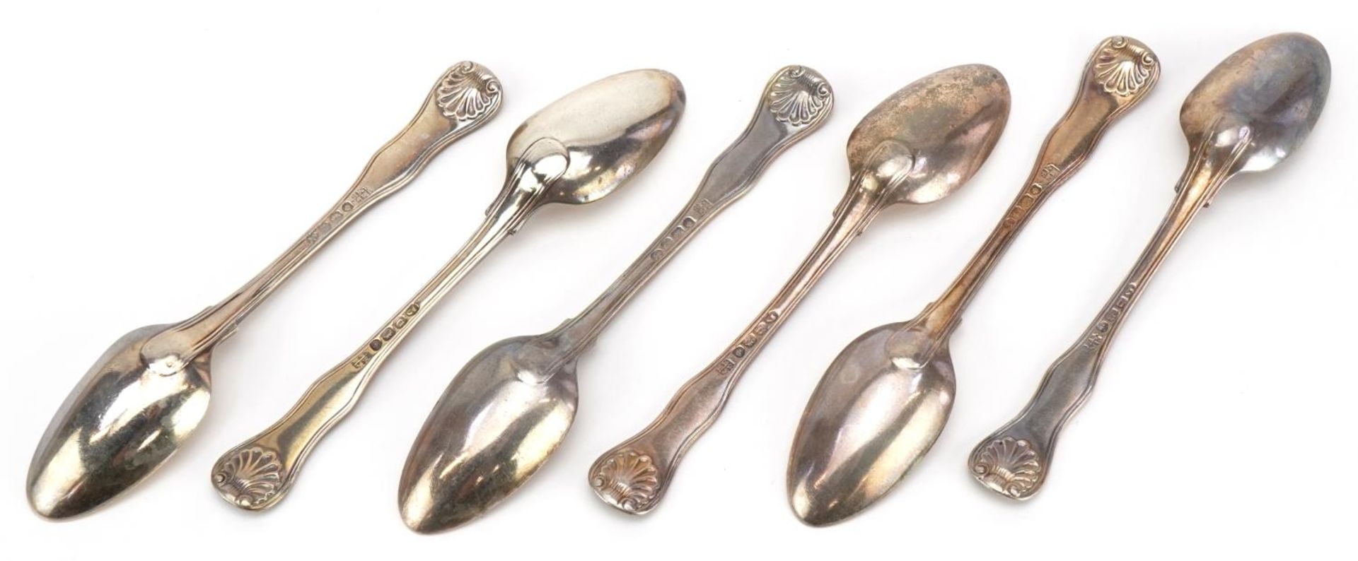 Morris & Michael Emmanuel, set of six George IV silver teaspoons, London 1828, 15cm in length, 219. - Bild 2 aus 3