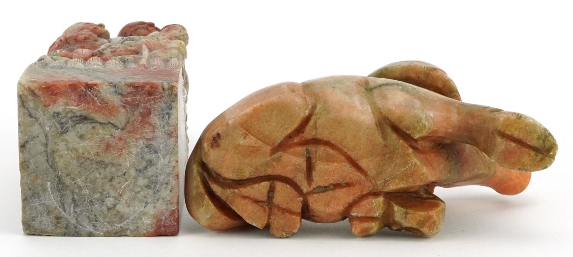 Chinese soapstone carvings including a large square seal carved with two elders, the largest 15cm - Bild 7 aus 7