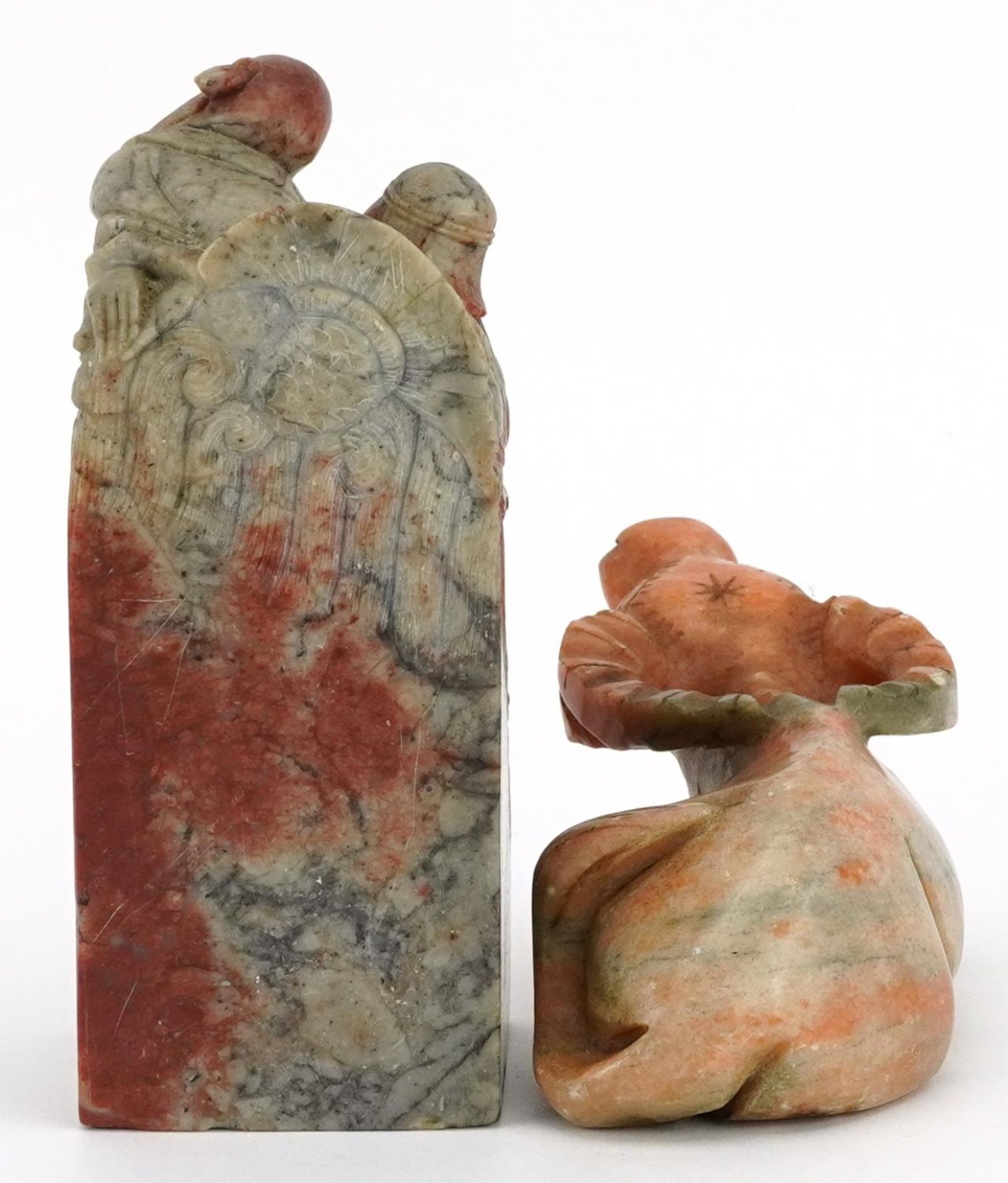 Chinese soapstone carvings including a large square seal carved with two elders, the largest 15cm - Bild 4 aus 7