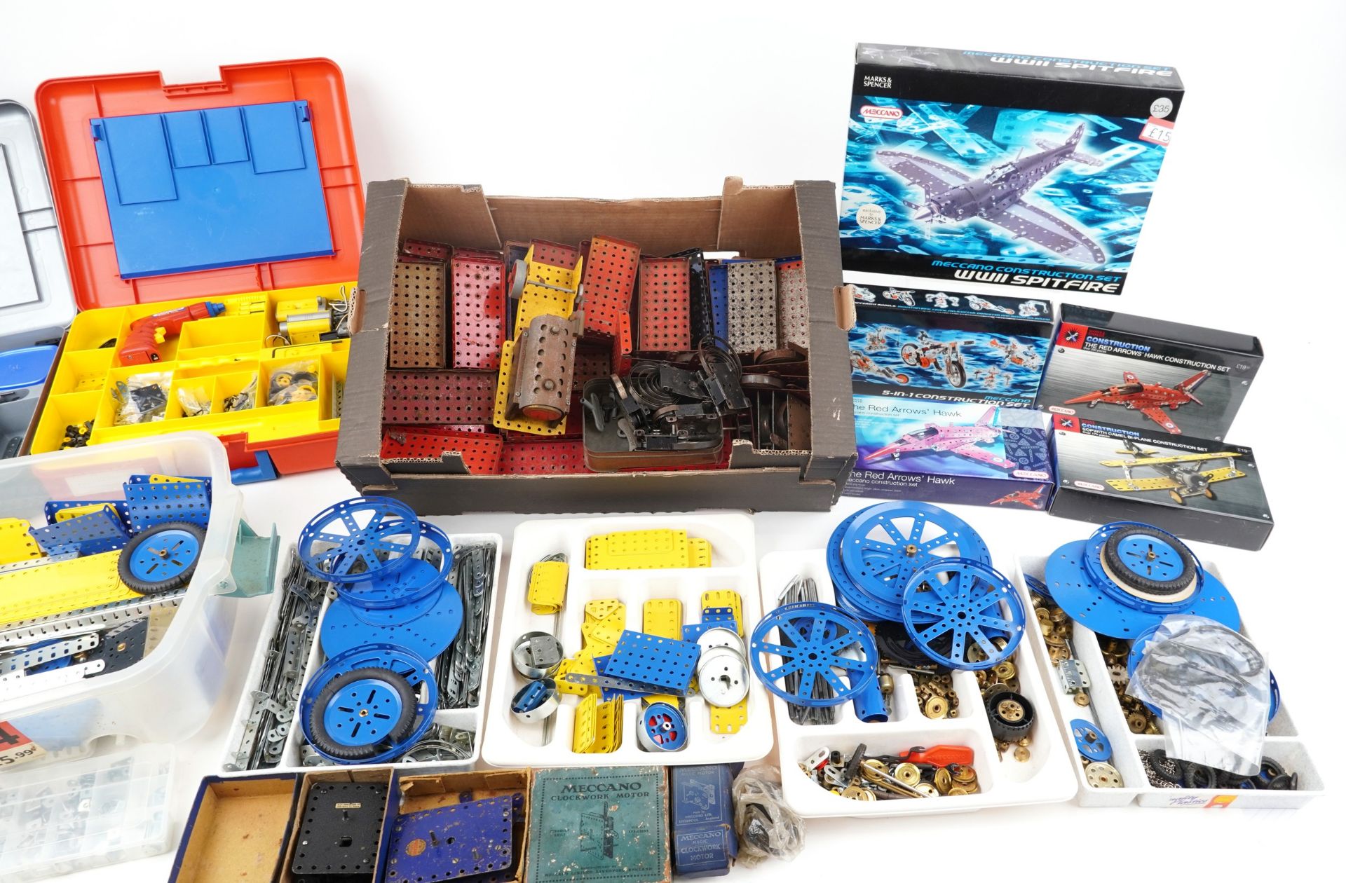 Large collection of vintage and later Meccano : For further information on this lot please visit - Image 3 of 5