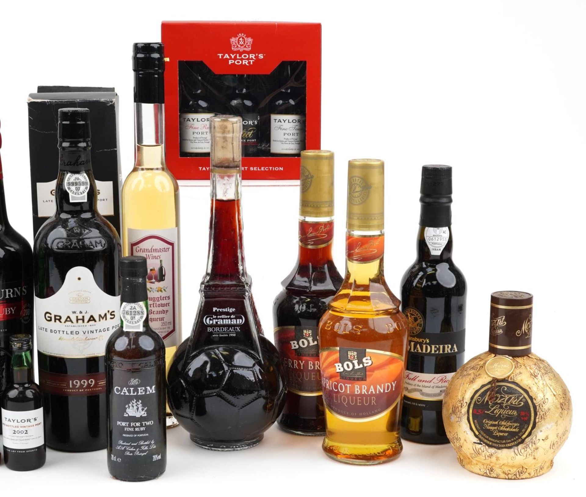 Assorted alcohol including Grahams Late Bottled Vintage port, Bols sherry brandy, Cockburns Fine - Image 3 of 3
