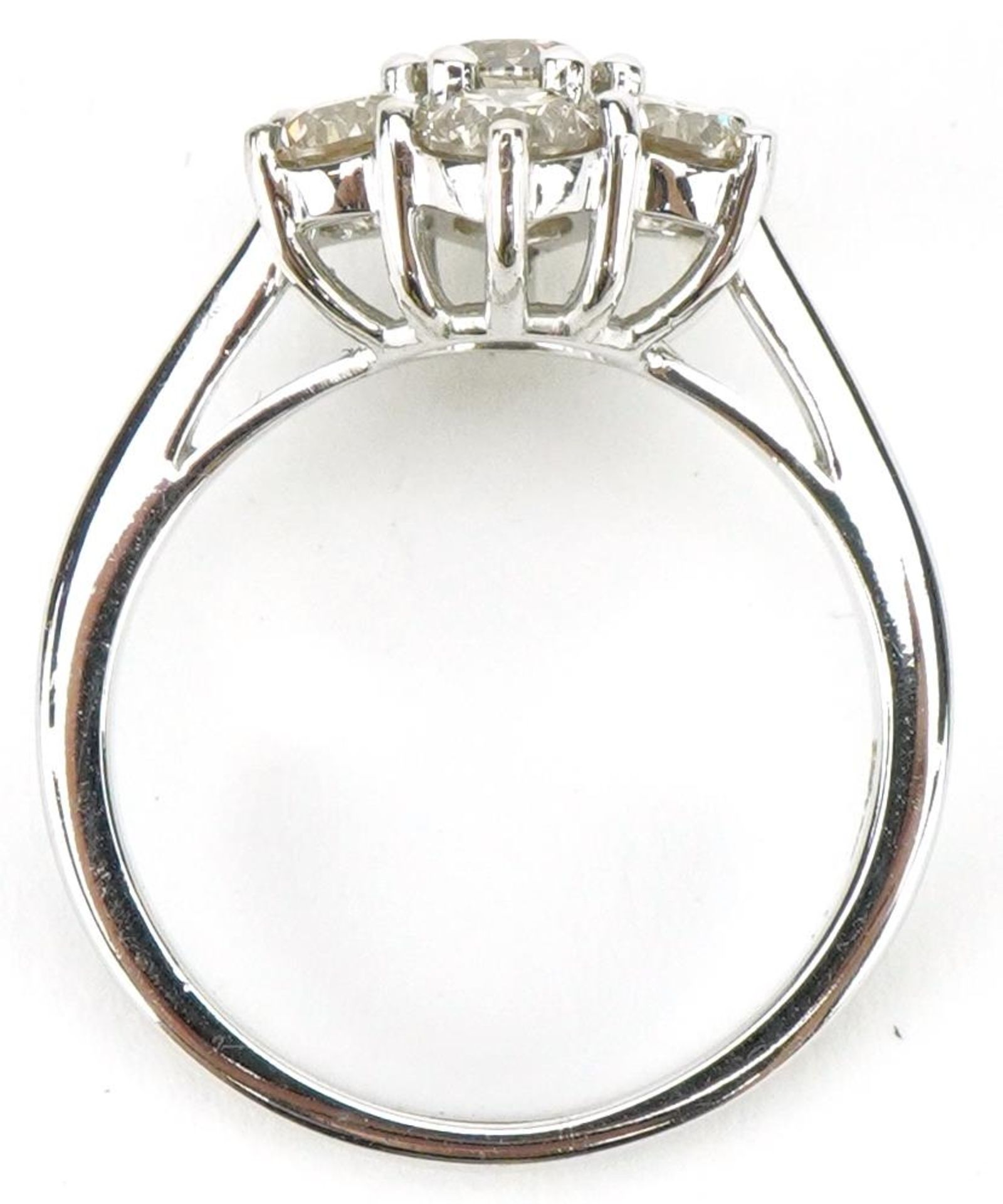 18ct white gold diamond flower head ring, total diamond weight approximately 2.17 carat, size O, 6. - Bild 3 aus 4