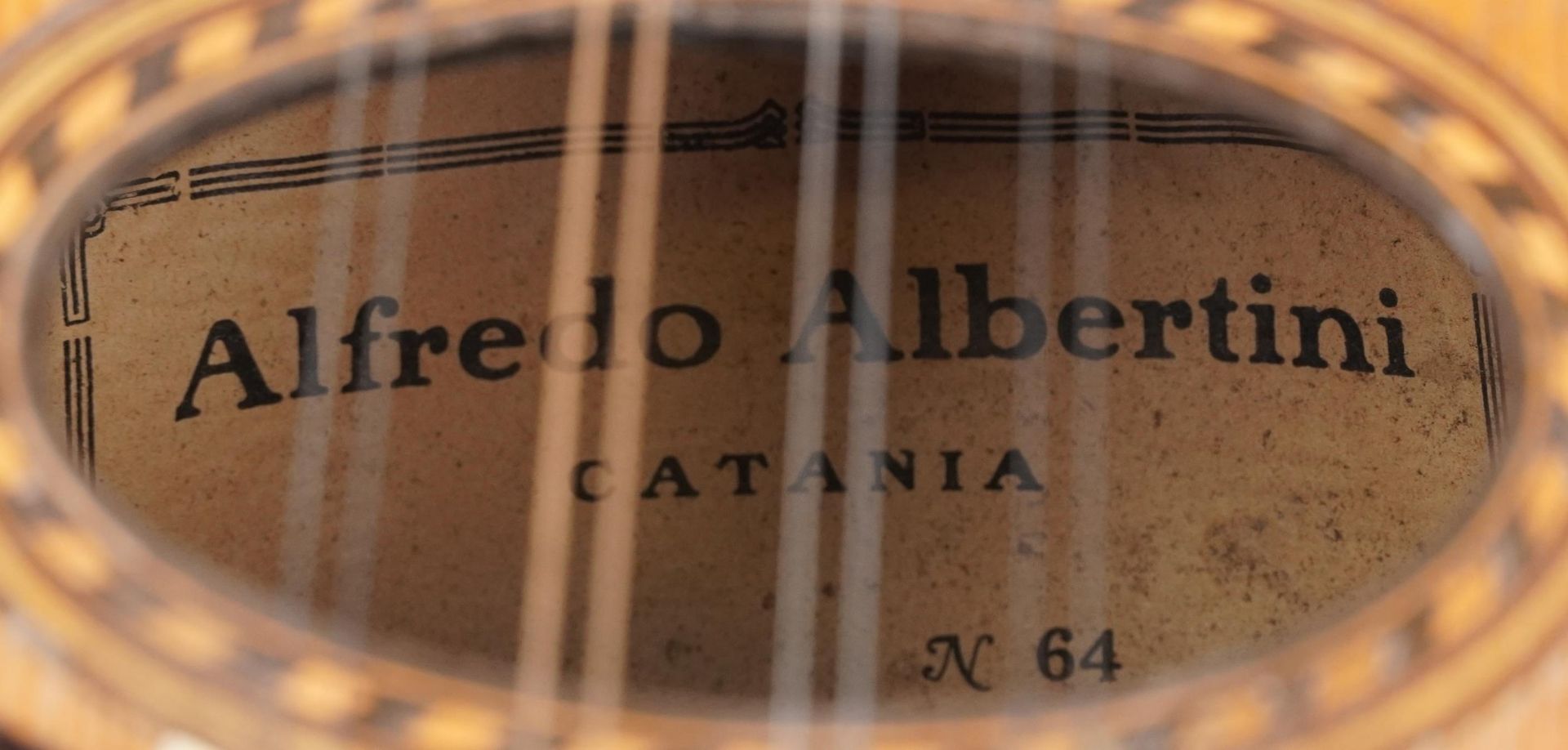 Vintage inlaid melon shaped mandolin with case, Alfredo Albertini paper label to the interior, - Image 4 of 5