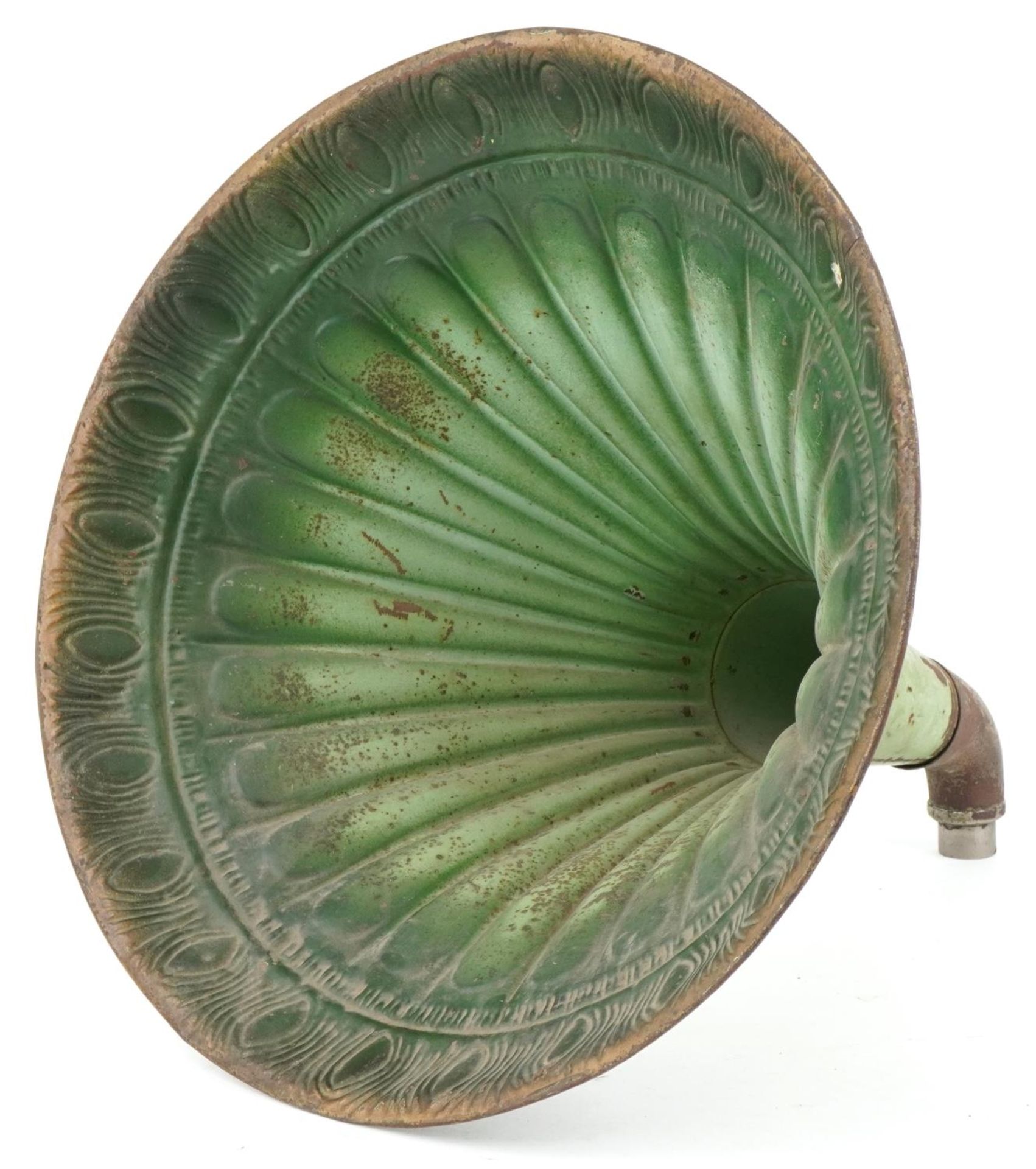 Vintage tin gramophone horn, 51.5cm in length : For further information on this lot please visit